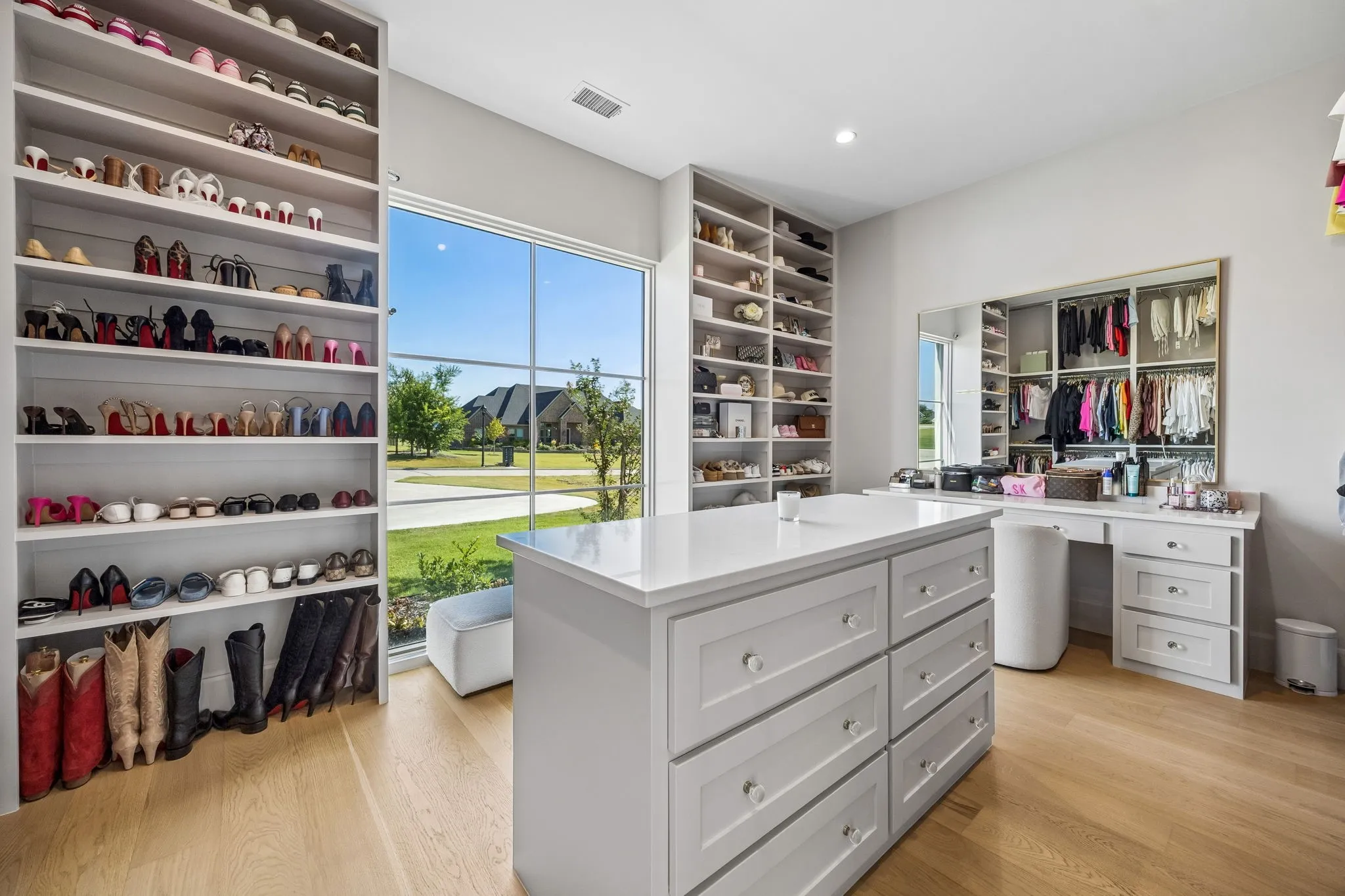 Single Family Residence For Sale in Collin County , 122 Ford Court, Weston, Texas 75009, 5 Bedroom, 6 Bathroom, 4 Garage spaces, 5,866 Sqft, built in 2024, mls#21359465, Real Estate Agent in Weston, Homes For Sale in Collin county, Homes For Sale in Weston, Realtor in Weston Texas, Real Estate Brokerage Independent Realty Texas, Luminita Cordes Realtor