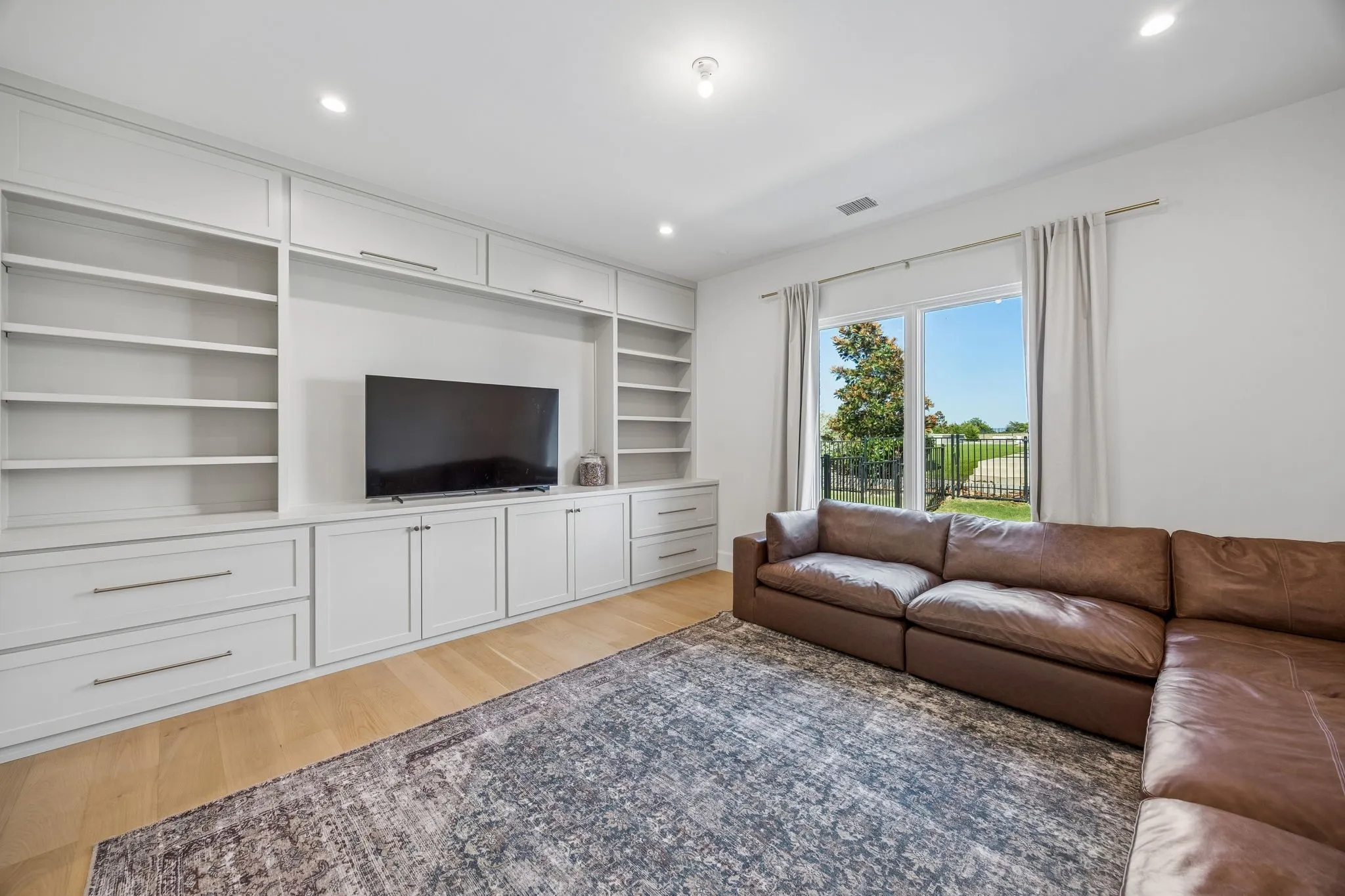 Single Family Residence For Sale in Collin County , 122 Ford Court, Weston, Texas 75009, 5 Bedroom, 6 Bathroom, 4 Garage spaces, 5,866 Sqft, built in 2024, mls#21359465, Real Estate Agent in Weston, Homes For Sale in Collin county, Homes For Sale in Weston, Realtor in Weston Texas, Real Estate Brokerage Independent Realty Texas, Luminita Cordes Realtor