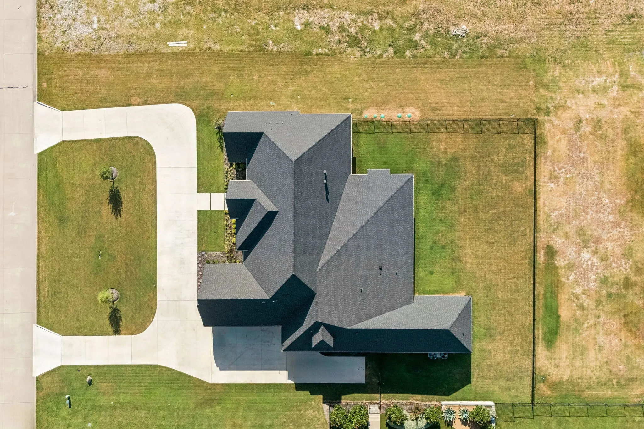 Single Family Residence For Sale in Collin County , 122 Ford Court, Weston, Texas 75009, 5 Bedroom, 6 Bathroom, 4 Garage spaces, 5,866 Sqft, built in 2024, mls#21359465, Real Estate Agent in Weston, Homes For Sale in Collin county, Homes For Sale in Weston, Realtor in Weston Texas, Real Estate Brokerage Independent Realty Texas, Luminita Cordes Realtor