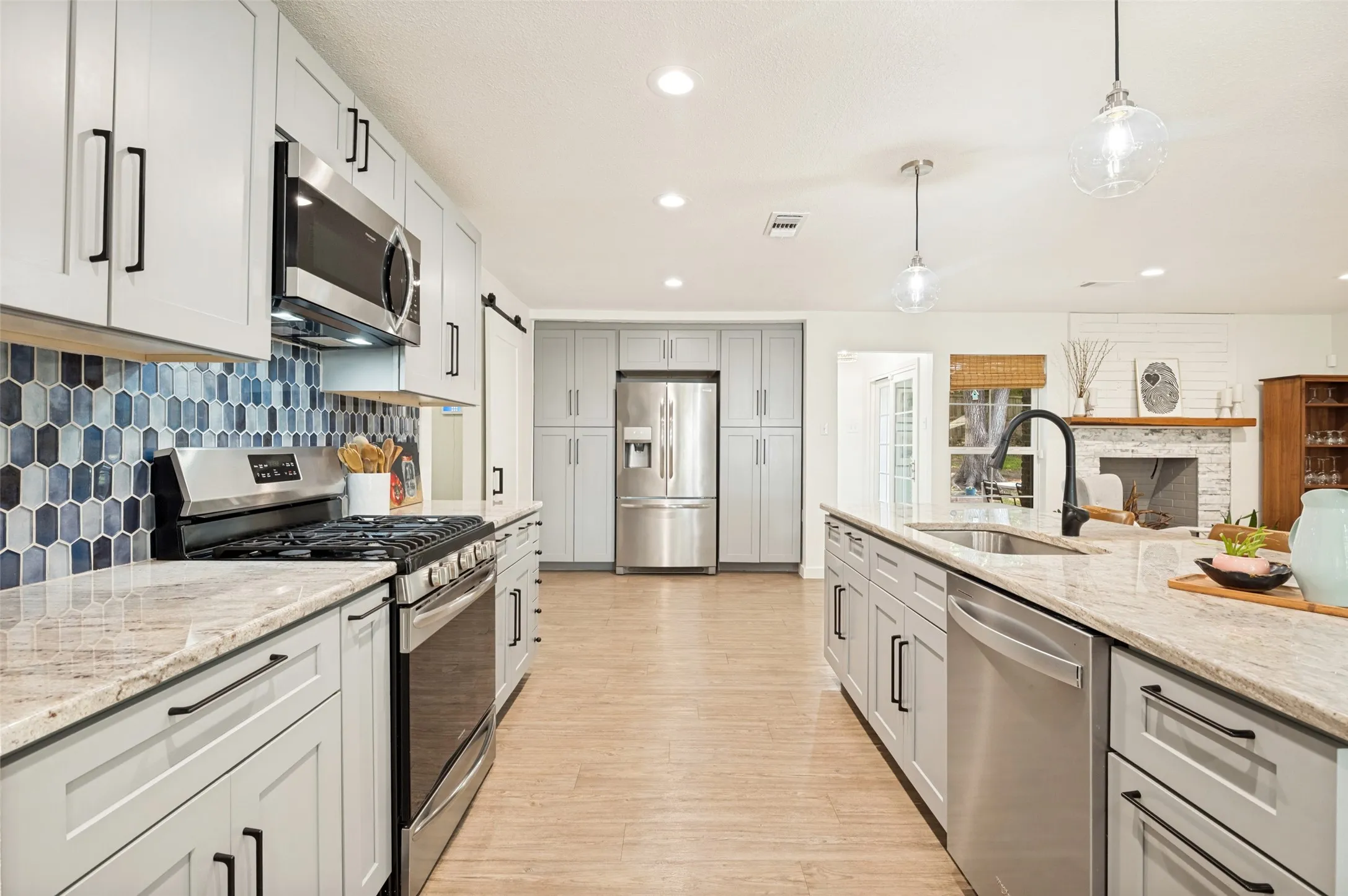 Single Family Residence For Sale in Dallas County , 1529 Briarcrest Drive, Dallas, Texas 75224, 4 Bedroom, 3 Bathroom, 2 Garage spaces, 2,083 Sqft, built in 1961, mls#21355764, Real Estate Agent in Dallas, Homes For Sale in Dallas county, Homes For Sale in Dallas, Realtor in Dallas Texas, Real Estate Brokerage Independent Realty Texas, Luminita Cordes Realtor