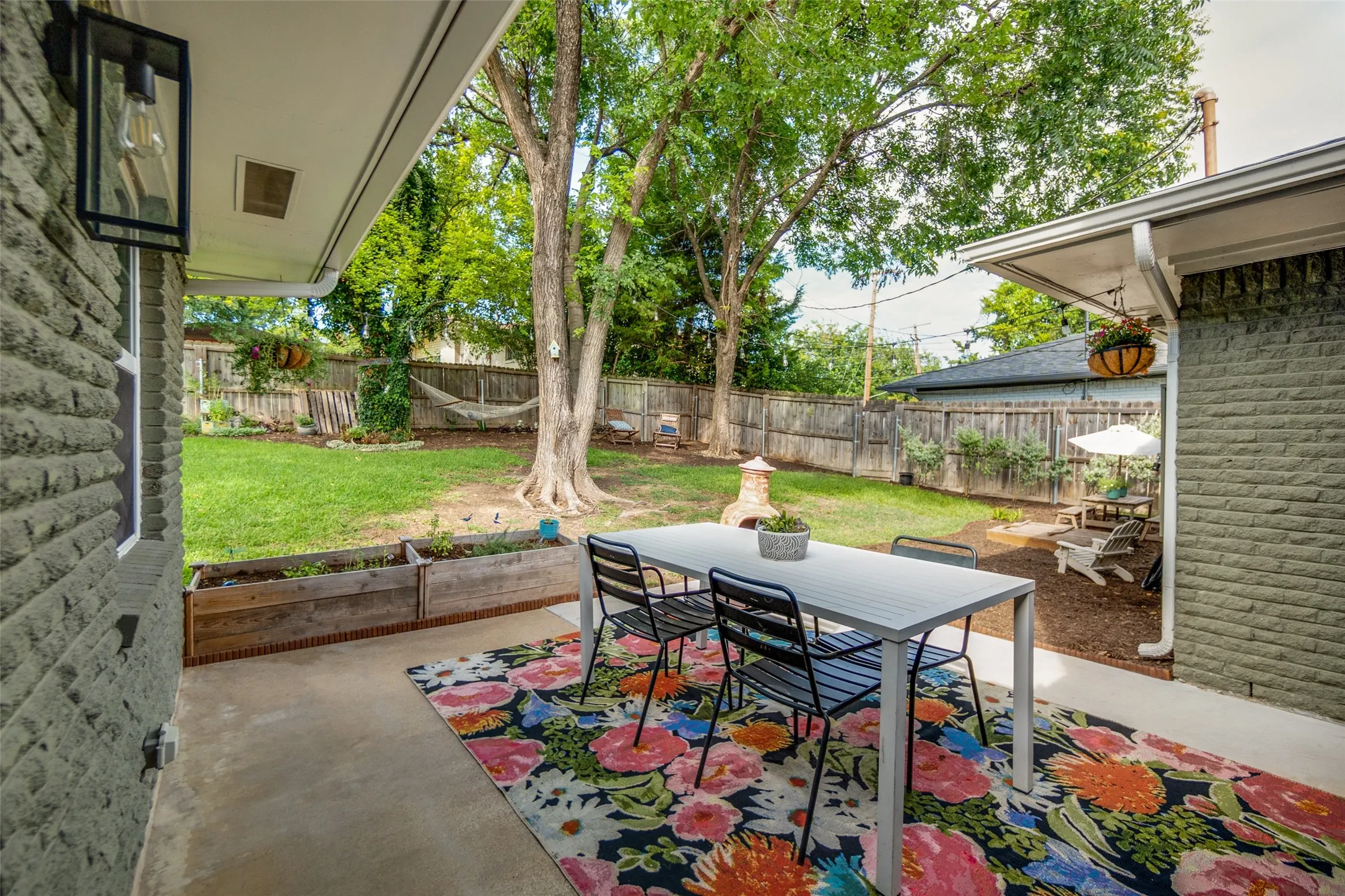 Single Family Residence For Sale in Dallas County , 1529 Briarcrest Drive, Dallas, Texas 75224, 4 Bedroom, 3 Bathroom, 2 Garage spaces, 2,083 Sqft, built in 1961, mls#21355764, Real Estate Agent in Dallas, Homes For Sale in Dallas county, Homes For Sale in Dallas, Realtor in Dallas Texas, Real Estate Brokerage Independent Realty Texas, Luminita Cordes Realtor
