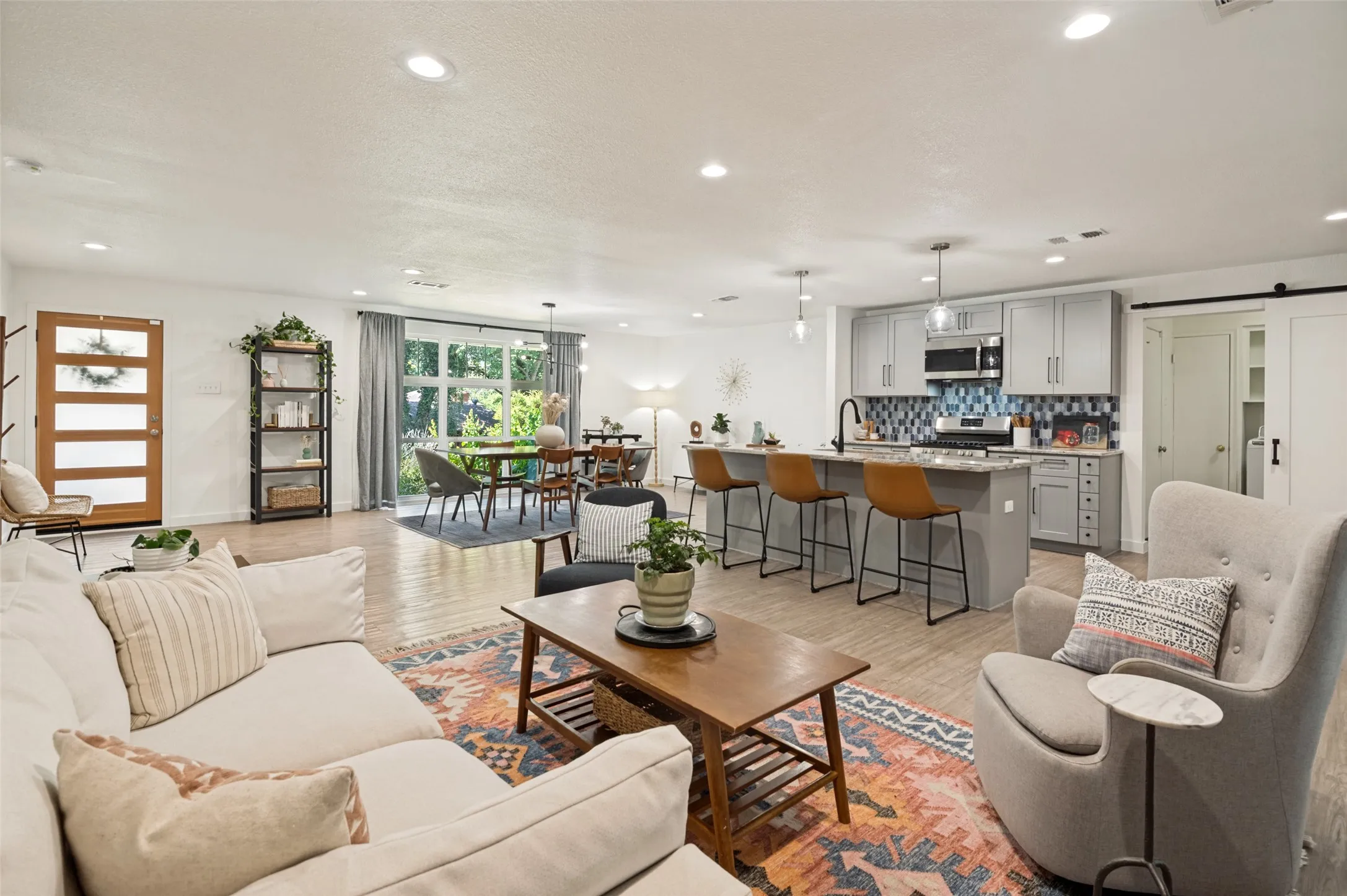 Single Family Residence For Sale in Dallas County , 1529 Briarcrest Drive, Dallas, Texas 75224, 4 Bedroom, 3 Bathroom, 2 Garage spaces, 2,083 Sqft, built in 1961, mls#21355764, Real Estate Agent in Dallas, Homes For Sale in Dallas county, Homes For Sale in Dallas, Realtor in Dallas Texas, Real Estate Brokerage Independent Realty Texas, Luminita Cordes Realtor