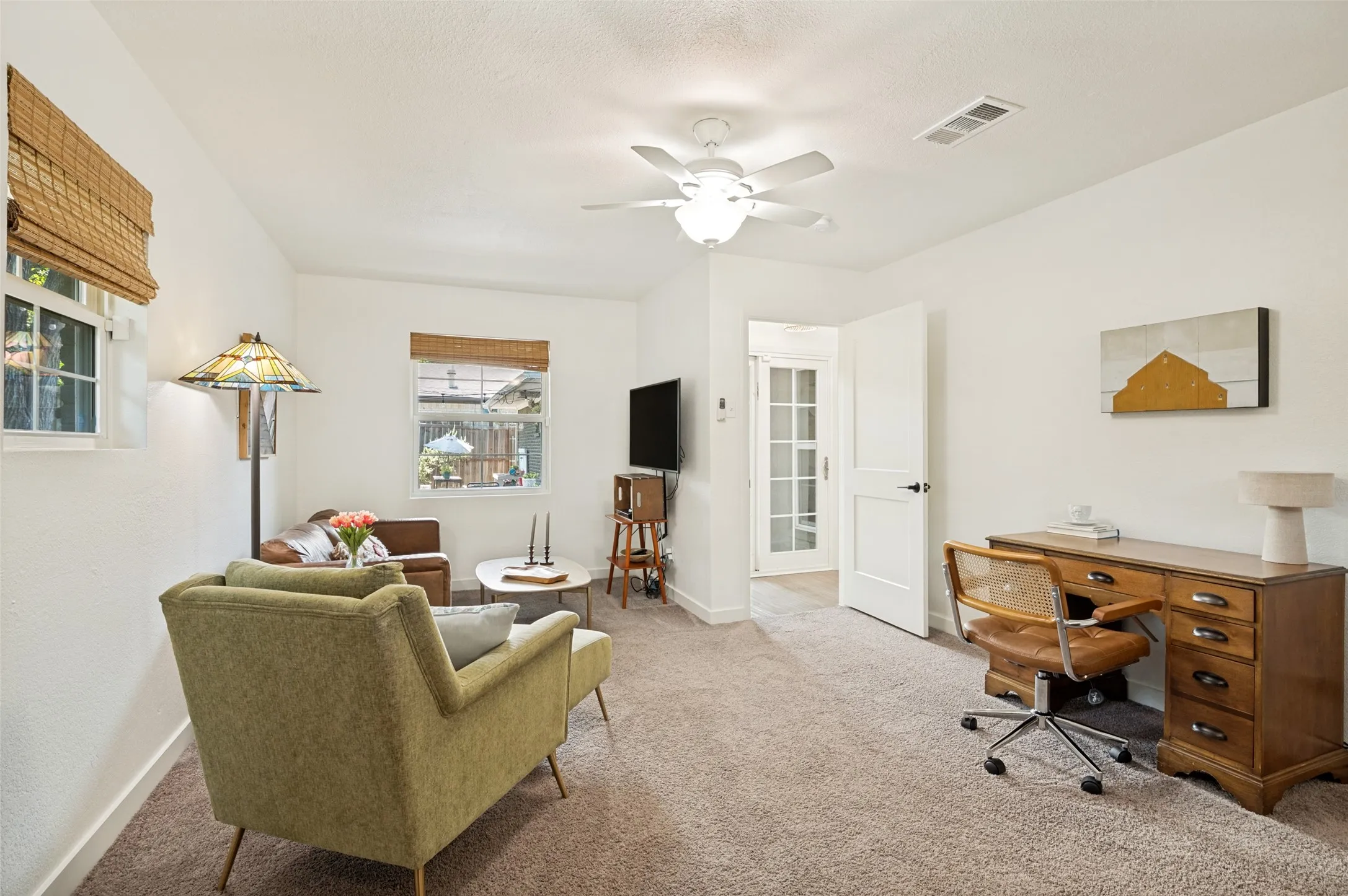 Single Family Residence For Sale in Dallas County , 1529 Briarcrest Drive, Dallas, Texas 75224, 4 Bedroom, 3 Bathroom, 2 Garage spaces, 2,083 Sqft, built in 1961, mls#21355764, Real Estate Agent in Dallas, Homes For Sale in Dallas county, Homes For Sale in Dallas, Realtor in Dallas Texas, Real Estate Brokerage Independent Realty Texas, Luminita Cordes Realtor