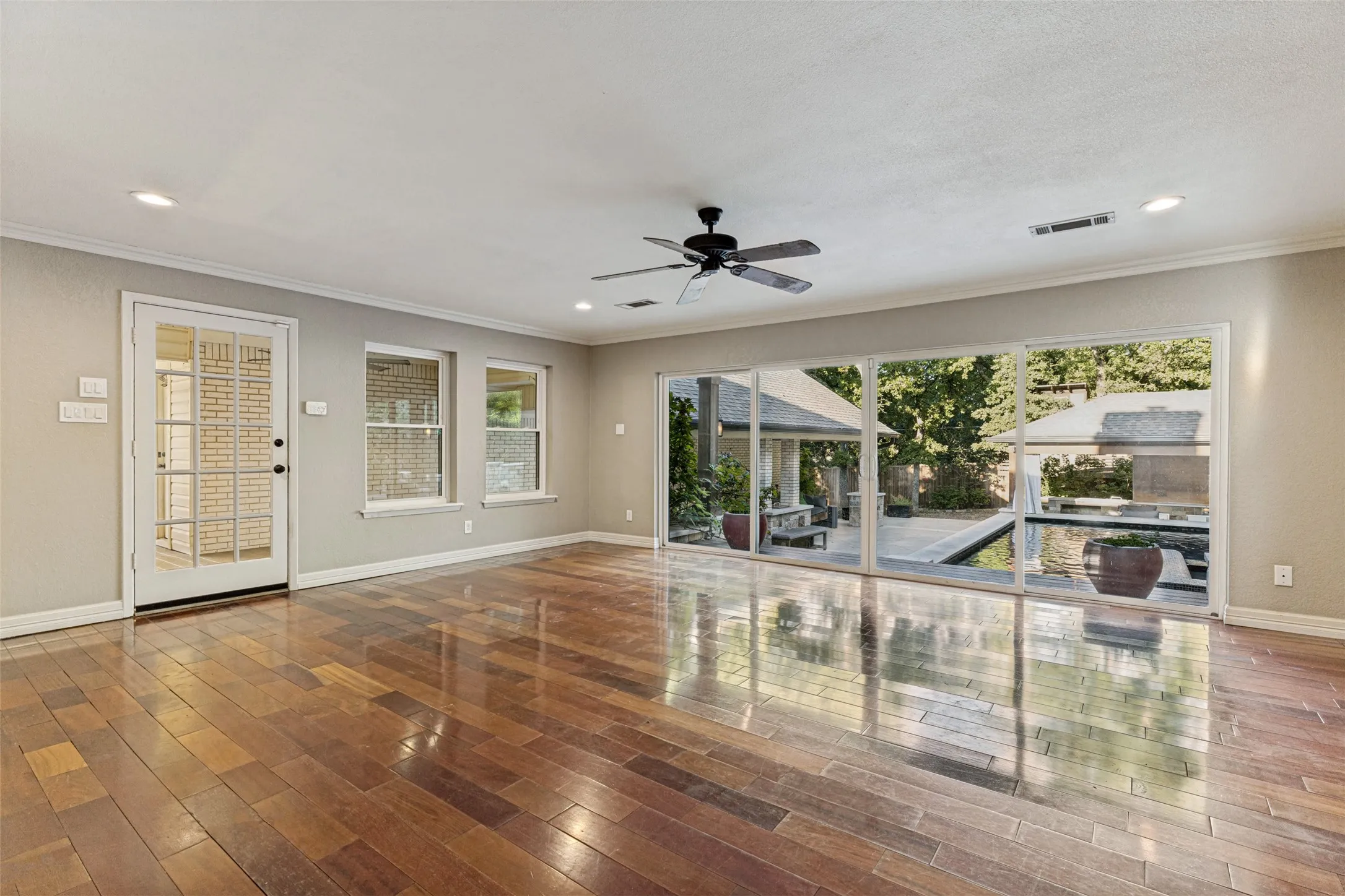 Single Family Residence For Sale in Tarrant County , 1117 Shady Lane N, Keller, Texas 76248, 4 Bedroom, 3 Bathroom, 4 Garage spaces, 3,272 Sqft, built in 1975, mls#21359485, Real Estate Agent in Keller, Homes For Sale in Tarrant county, Homes For Sale in Keller, Realtor in Keller Texas, Real Estate Brokerage Independent Realty Texas, Luminita Cordes Realtor