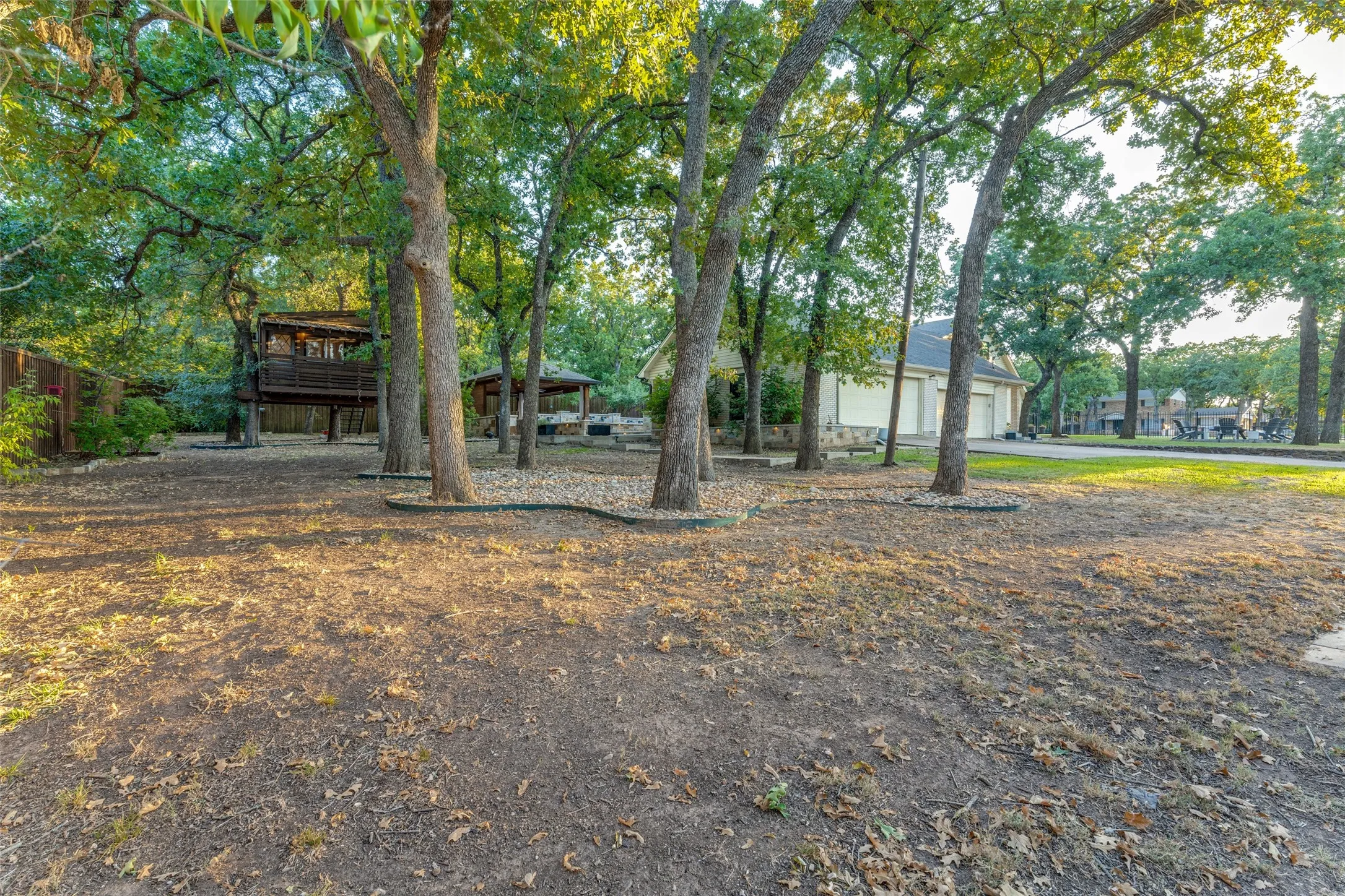 Single Family Residence For Sale in Tarrant County , 1117 Shady Lane N, Keller, Texas 76248, 4 Bedroom, 3 Bathroom, 4 Garage spaces, 3,272 Sqft, built in 1975, mls#21359485, Real Estate Agent in Keller, Homes For Sale in Tarrant county, Homes For Sale in Keller, Realtor in Keller Texas, Real Estate Brokerage Independent Realty Texas, Luminita Cordes Realtor