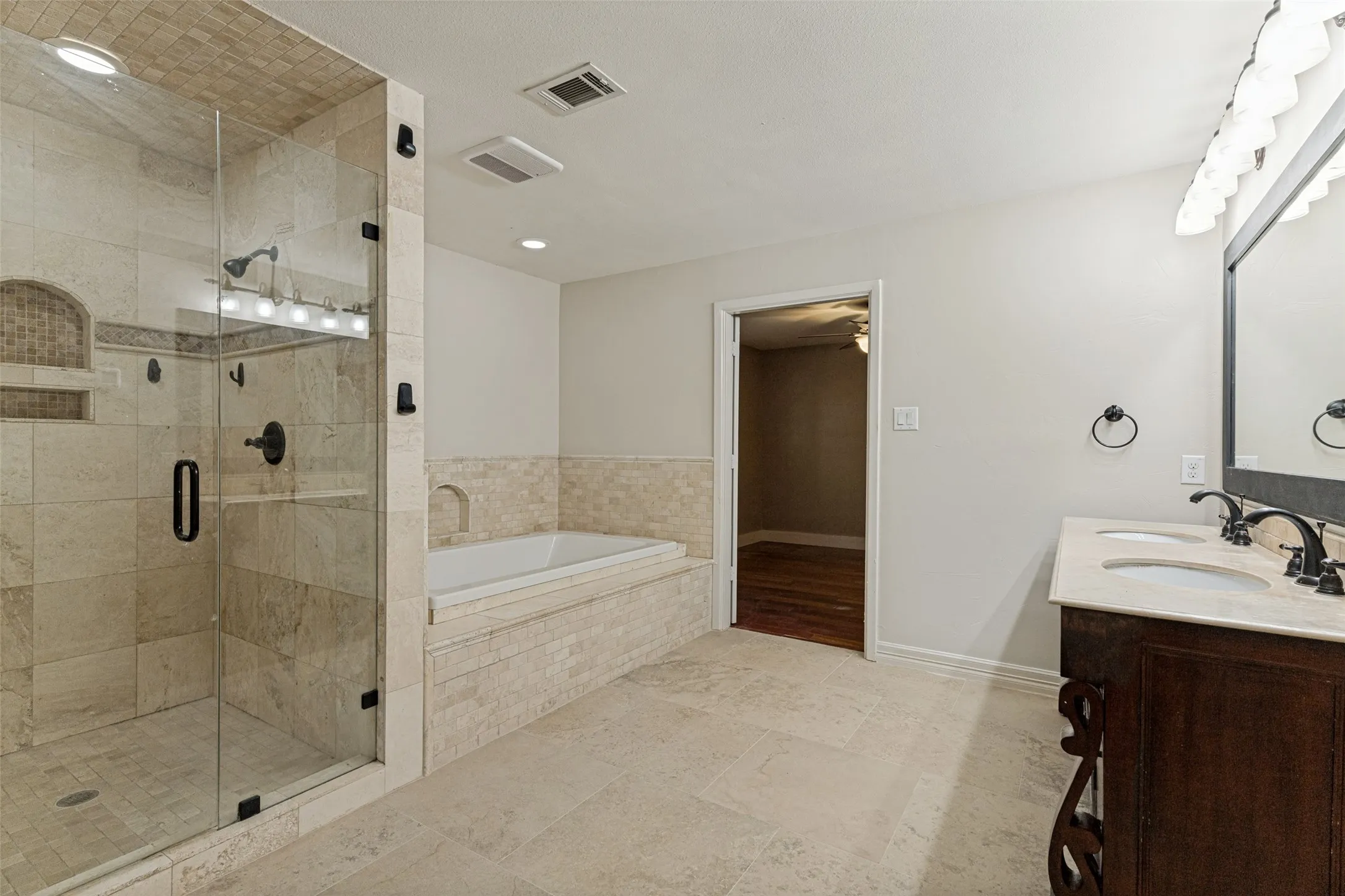 Single Family Residence For Sale in Tarrant County , 1117 Shady Lane N, Keller, Texas 76248, 4 Bedroom, 3 Bathroom, 4 Garage spaces, 3,272 Sqft, built in 1975, mls#21359485, Real Estate Agent in Keller, Homes For Sale in Tarrant county, Homes For Sale in Keller, Realtor in Keller Texas, Real Estate Brokerage Independent Realty Texas, Luminita Cordes Realtor