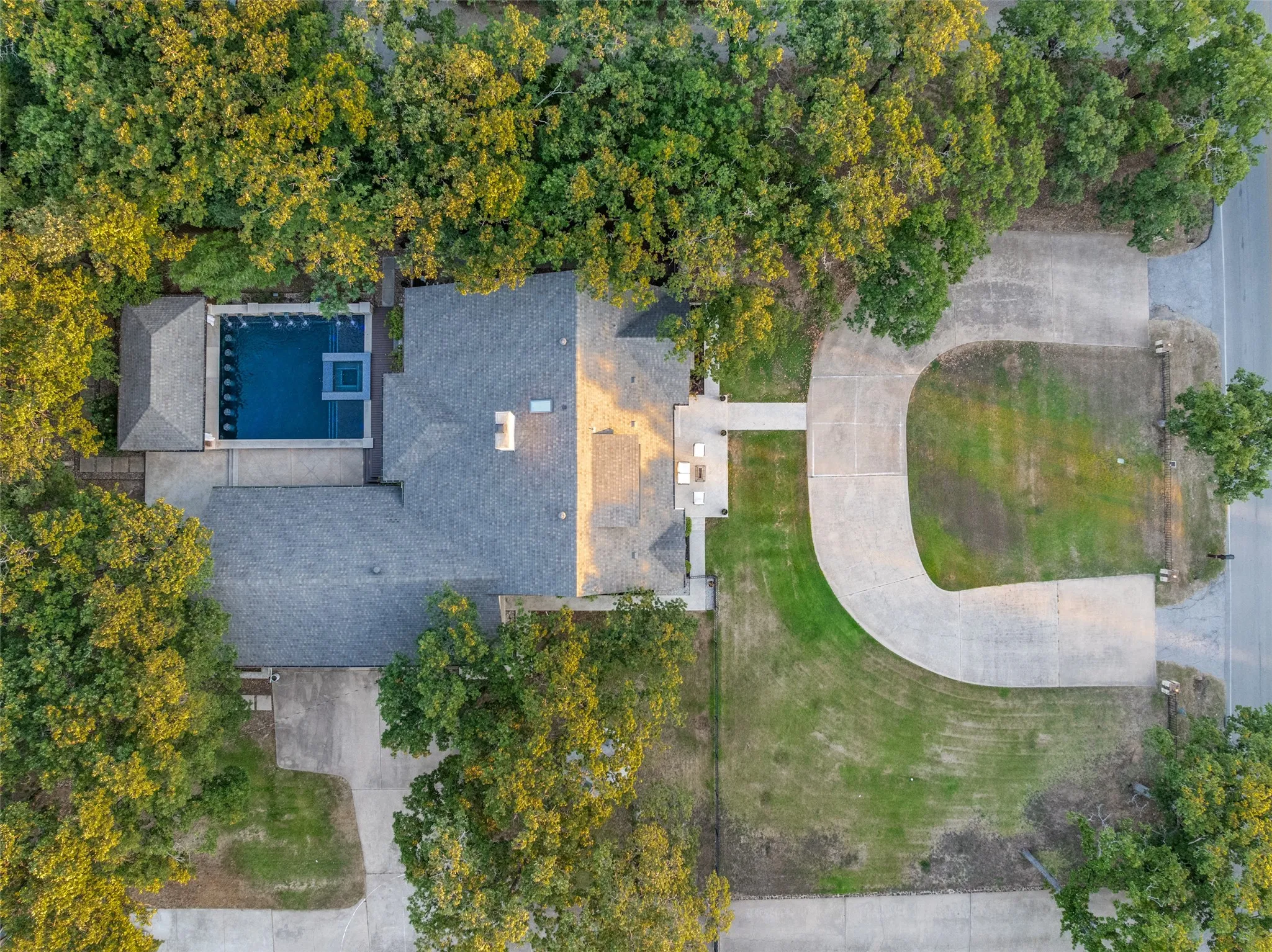 Single Family Residence For Sale in Tarrant County , 1117 Shady Lane N, Keller, Texas 76248, 4 Bedroom, 3 Bathroom, 4 Garage spaces, 3,272 Sqft, built in 1975, mls#21359485, Real Estate Agent in Keller, Homes For Sale in Tarrant county, Homes For Sale in Keller, Realtor in Keller Texas, Real Estate Brokerage Independent Realty Texas, Luminita Cordes Realtor