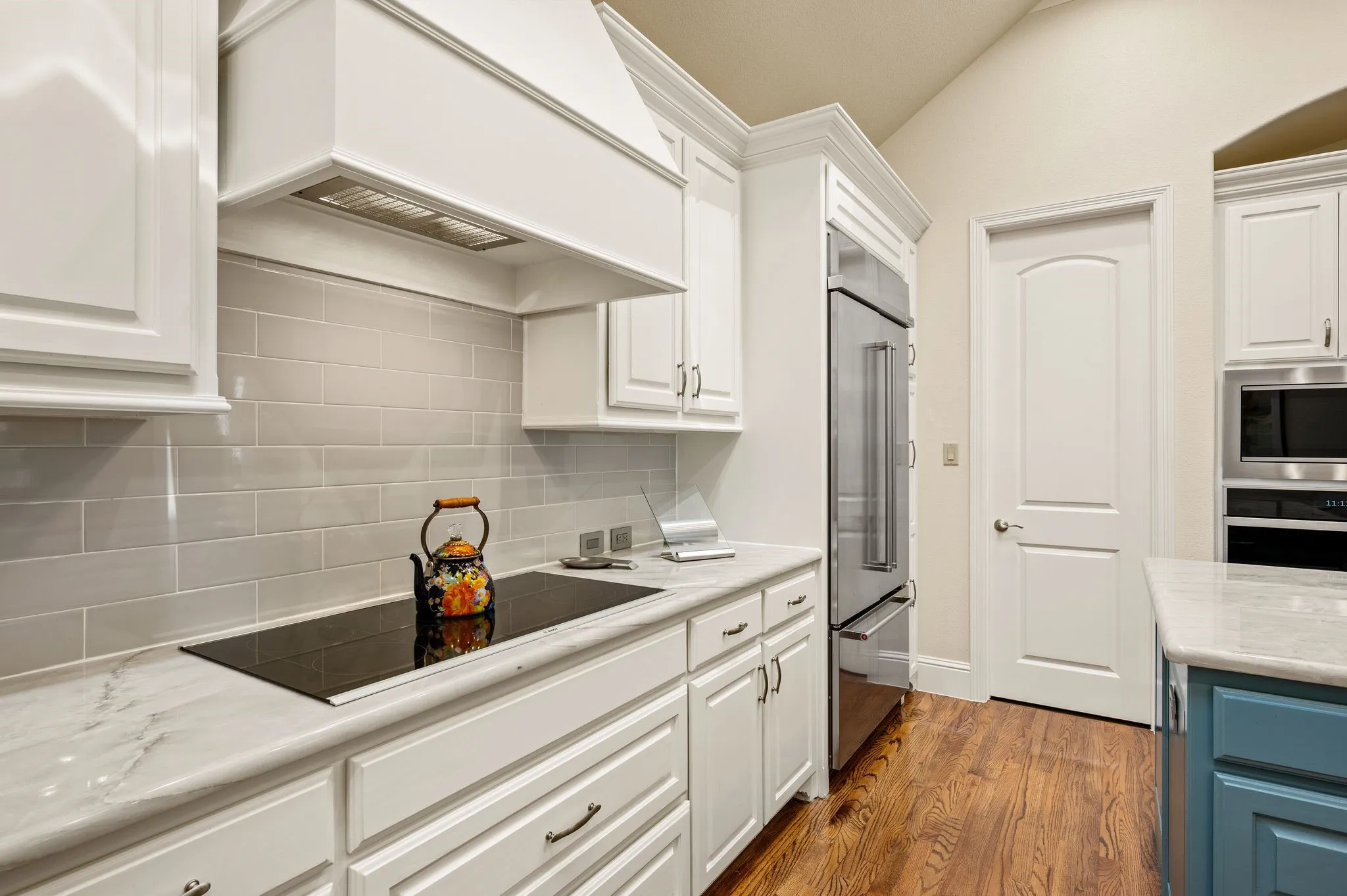 Single Family Residence For Sale in Tarrant County , 805 Creekview Lane, Colleyville, Texas 76034, 2 Bedroom, 2 Bathroom, 2 Garage spaces, 2,402 Sqft, built in 2012, mls#21358783, Real Estate Agent in Colleyville, Homes For Sale in Tarrant county, Homes For Sale in Colleyville, Realtor in Colleyville Texas, Real Estate Brokerage Independent Realty Texas, Luminita Cordes Realtor
