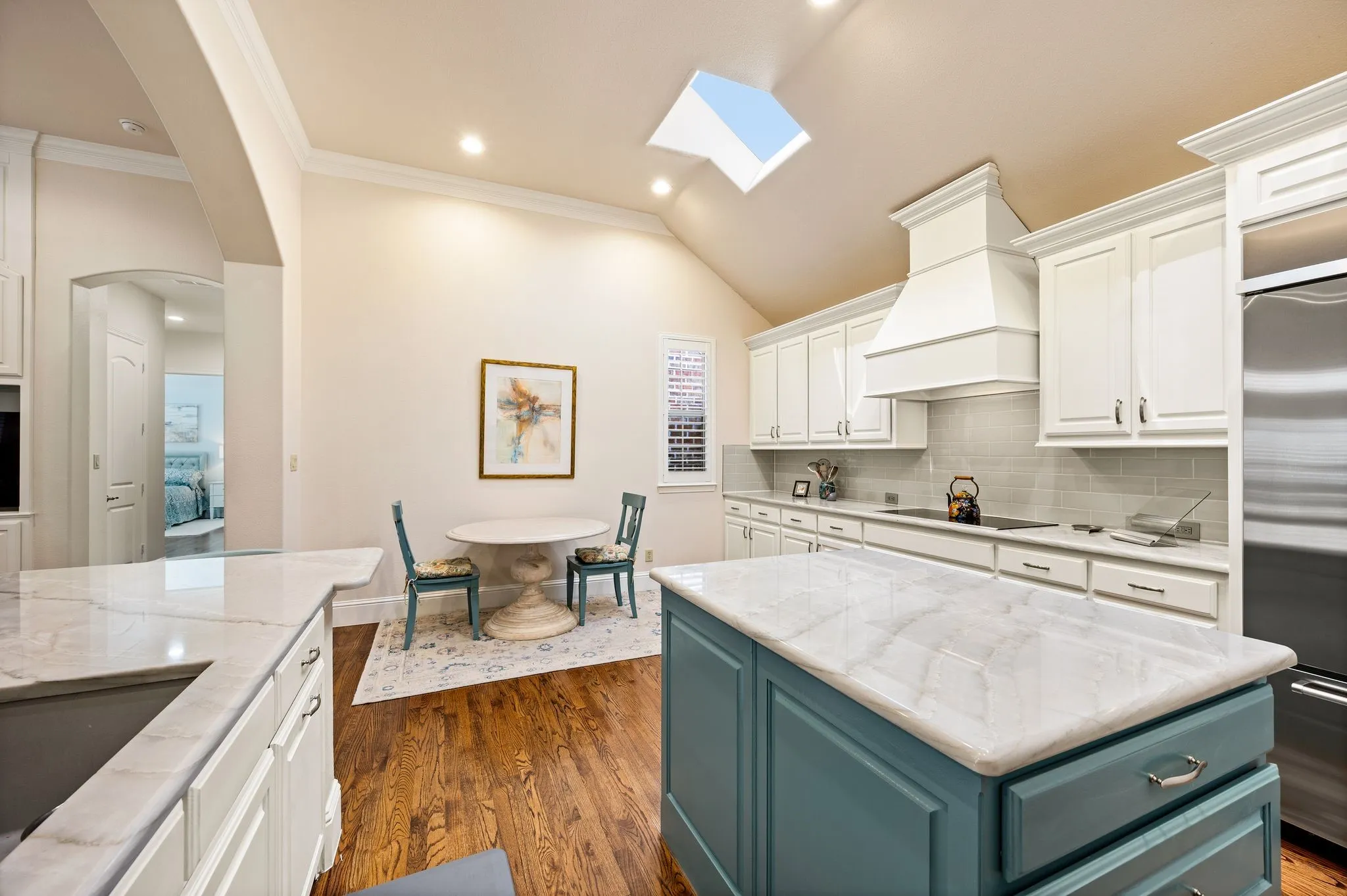 Single Family Residence For Sale in Tarrant County , 805 Creekview Lane, Colleyville, Texas 76034, 2 Bedroom, 2 Bathroom, 2 Garage spaces, 2,402 Sqft, built in 2012, mls#21358783, Real Estate Agent in Colleyville, Homes For Sale in Tarrant county, Homes For Sale in Colleyville, Realtor in Colleyville Texas, Real Estate Brokerage Independent Realty Texas, Luminita Cordes Realtor