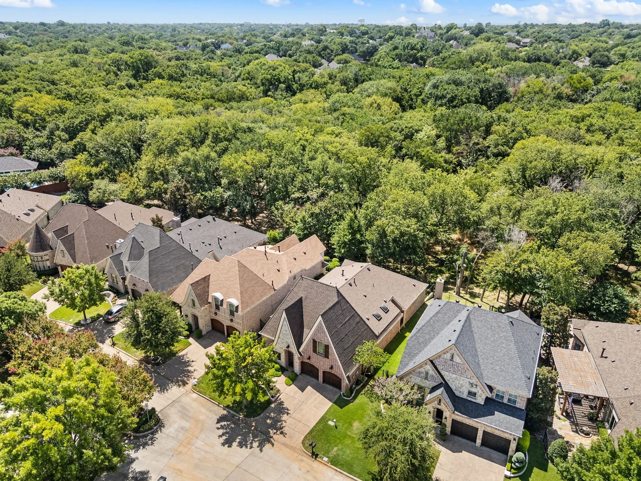 Single Family Residence For Sale in Tarrant County , 805 Creekview Lane, Colleyville, Texas 76034, 2 Bedroom, 2 Bathroom, 2 Garage spaces, 2,402 Sqft, built in 2012, mls#21358783, Real Estate Agent in Colleyville, Homes For Sale in Tarrant county, Homes For Sale in Colleyville, Realtor in Colleyville Texas, Real Estate Brokerage Independent Realty Texas, Luminita Cordes Realtor