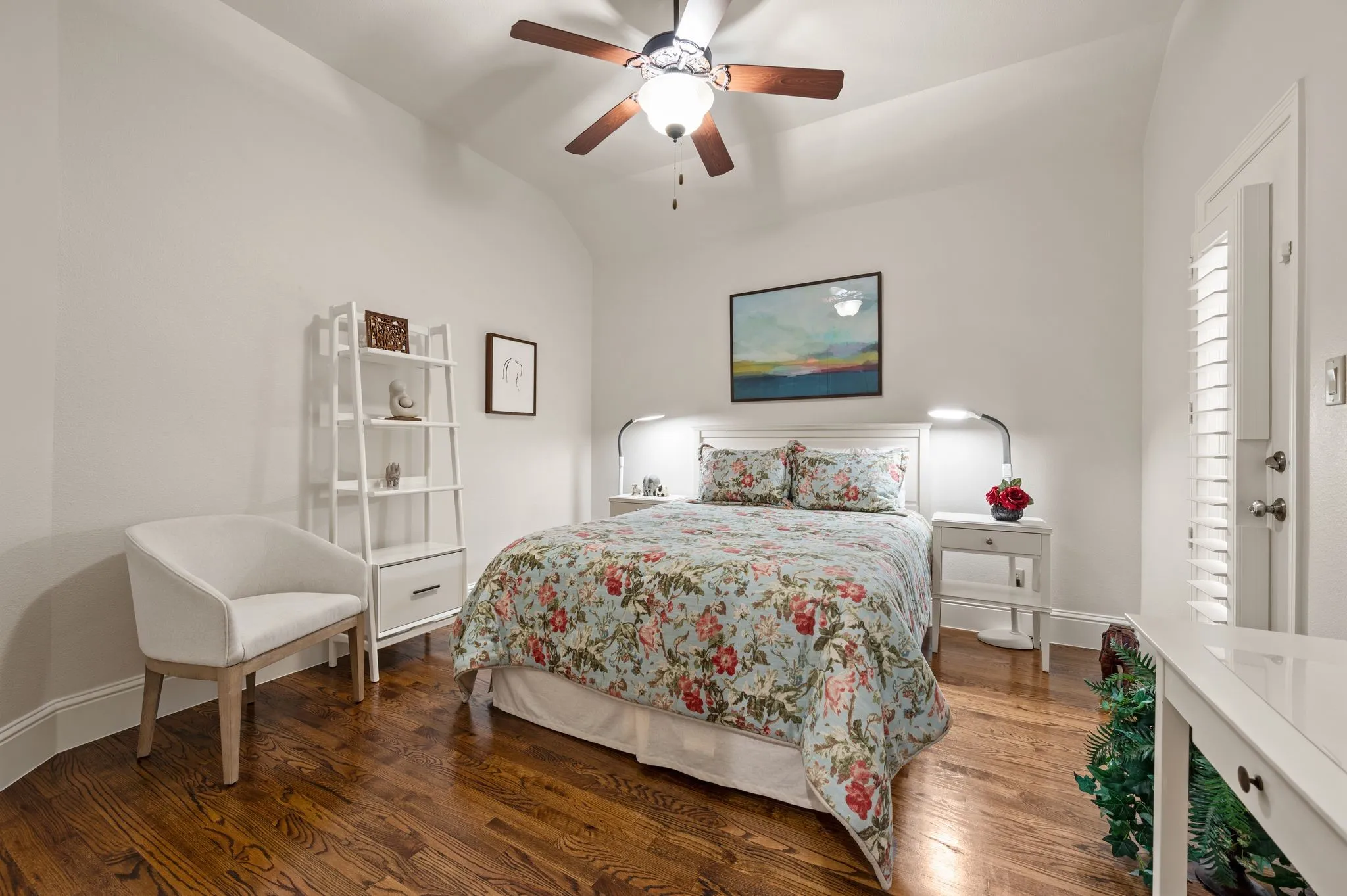 Single Family Residence For Sale in Tarrant County , 805 Creekview Lane, Colleyville, Texas 76034, 2 Bedroom, 2 Bathroom, 2 Garage spaces, 2,402 Sqft, built in 2012, mls#21358783, Real Estate Agent in Colleyville, Homes For Sale in Tarrant county, Homes For Sale in Colleyville, Realtor in Colleyville Texas, Real Estate Brokerage Independent Realty Texas, Luminita Cordes Realtor