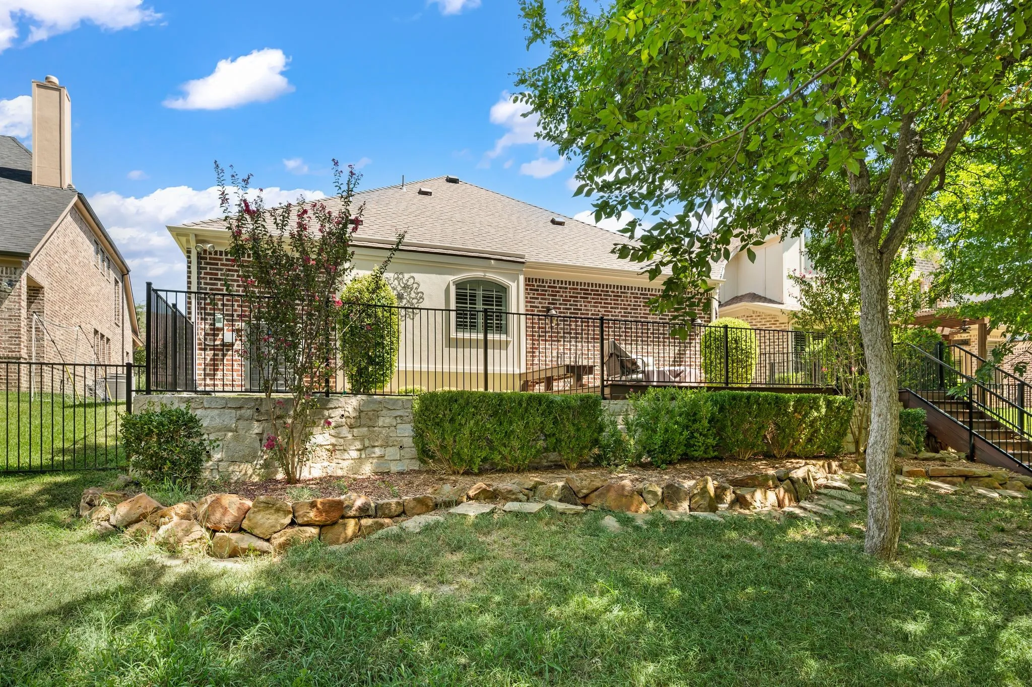 Single Family Residence For Sale in Tarrant County , 805 Creekview Lane, Colleyville, Texas 76034, 2 Bedroom, 2 Bathroom, 2 Garage spaces, 2,402 Sqft, built in 2012, mls#21358783, Real Estate Agent in Colleyville, Homes For Sale in Tarrant county, Homes For Sale in Colleyville, Realtor in Colleyville Texas, Real Estate Brokerage Independent Realty Texas, Luminita Cordes Realtor
