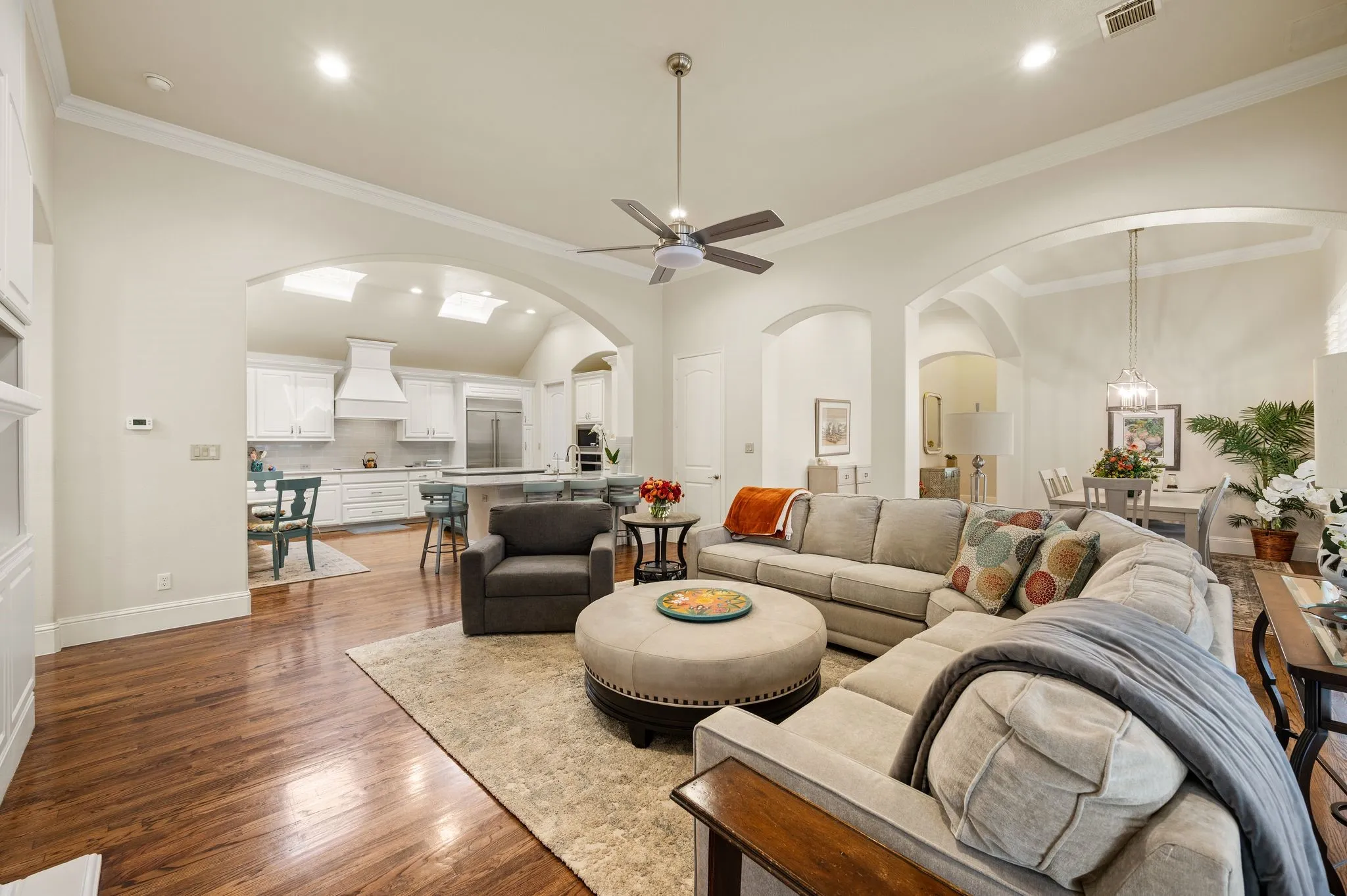 Single Family Residence For Sale in Tarrant County , 805 Creekview Lane, Colleyville, Texas 76034, 2 Bedroom, 2 Bathroom, 2 Garage spaces, 2,402 Sqft, built in 2012, mls#21358783, Real Estate Agent in Colleyville, Homes For Sale in Tarrant county, Homes For Sale in Colleyville, Realtor in Colleyville Texas, Real Estate Brokerage Independent Realty Texas, Luminita Cordes Realtor