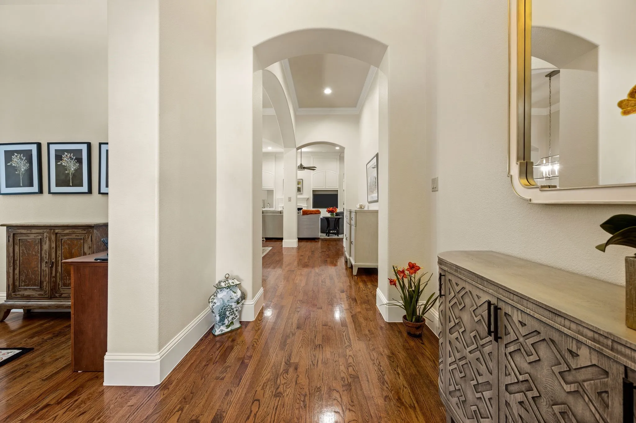 Single Family Residence For Sale in Tarrant County , 805 Creekview Lane, Colleyville, Texas 76034, 2 Bedroom, 2 Bathroom, 2 Garage spaces, 2,402 Sqft, built in 2012, mls#21358783, Real Estate Agent in Colleyville, Homes For Sale in Tarrant county, Homes For Sale in Colleyville, Realtor in Colleyville Texas, Real Estate Brokerage Independent Realty Texas, Luminita Cordes Realtor