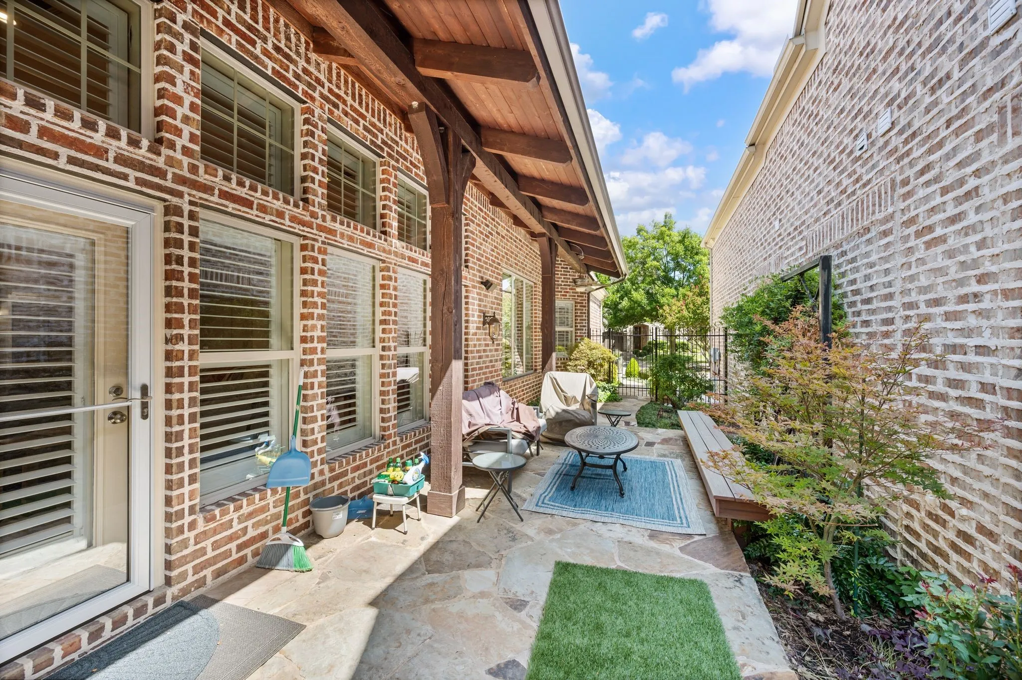 Single Family Residence For Sale in Tarrant County , 805 Creekview Lane, Colleyville, Texas 76034, 2 Bedroom, 2 Bathroom, 2 Garage spaces, 2,402 Sqft, built in 2012, mls#21358783, Real Estate Agent in Colleyville, Homes For Sale in Tarrant county, Homes For Sale in Colleyville, Realtor in Colleyville Texas, Real Estate Brokerage Independent Realty Texas, Luminita Cordes Realtor