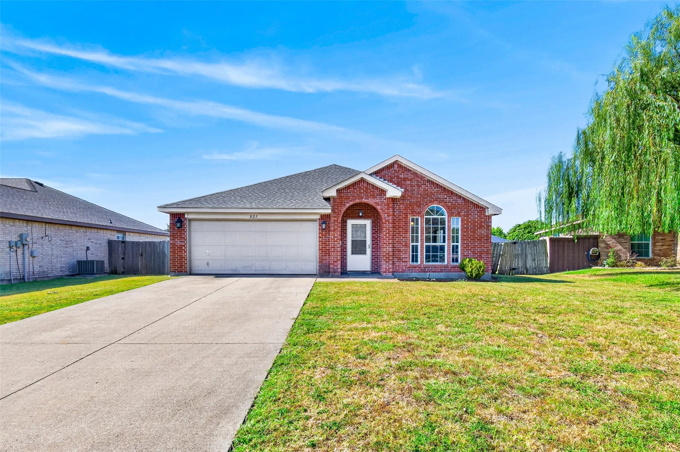 Single Family Residence For Sale in Rockwall County , 825 Rowdy Drive, Royse City, Texas 75189, 4 Bedroom, 2 Bathroom, 2 Garage spaces, 1,899 Sqft, built in 2001, mls#21357518, Real Estate Agent in Royse City, Homes For Sale in Rockwall county, Homes For Sale in Royse City, Realtor in Royse City Texas, Real Estate Brokerage Independent Realty Texas, Luminita Cordes Realtor