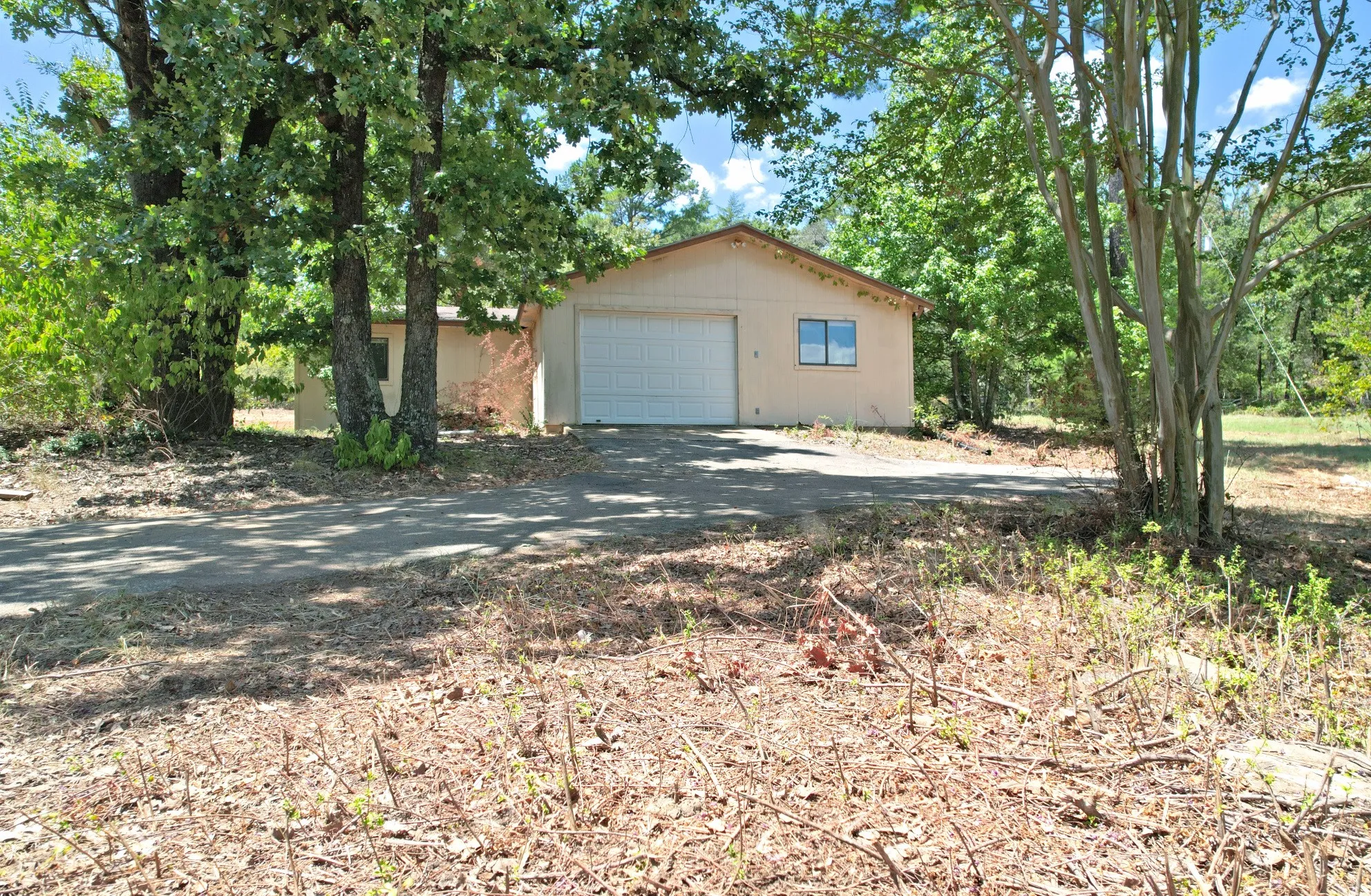 Single Family Residence For Sale in Wood County , 391 County Road 3254, Quitman, Texas 75783, 3 Bedroom, 2 Bathroom, 1 Garage spaces, 2,376 Sqft, built in 1976, mls#21358051, Real Estate Agent in Quitman, Homes For Sale in Wood county, Homes For Sale in Quitman, Realtor in Quitman Texas, Real Estate Brokerage Independent Realty Texas, Luminita Cordes Realtor