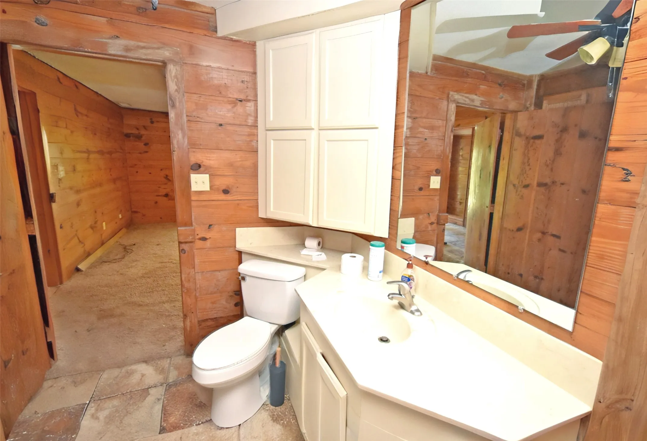 Single Family Residence For Sale in Wood County , 391 County Road 3254, Quitman, Texas 75783, 3 Bedroom, 2 Bathroom, 1 Garage spaces, 2,376 Sqft, built in 1976, mls#21358051, Real Estate Agent in Quitman, Homes For Sale in Wood county, Homes For Sale in Quitman, Realtor in Quitman Texas, Real Estate Brokerage Independent Realty Texas, Luminita Cordes Realtor