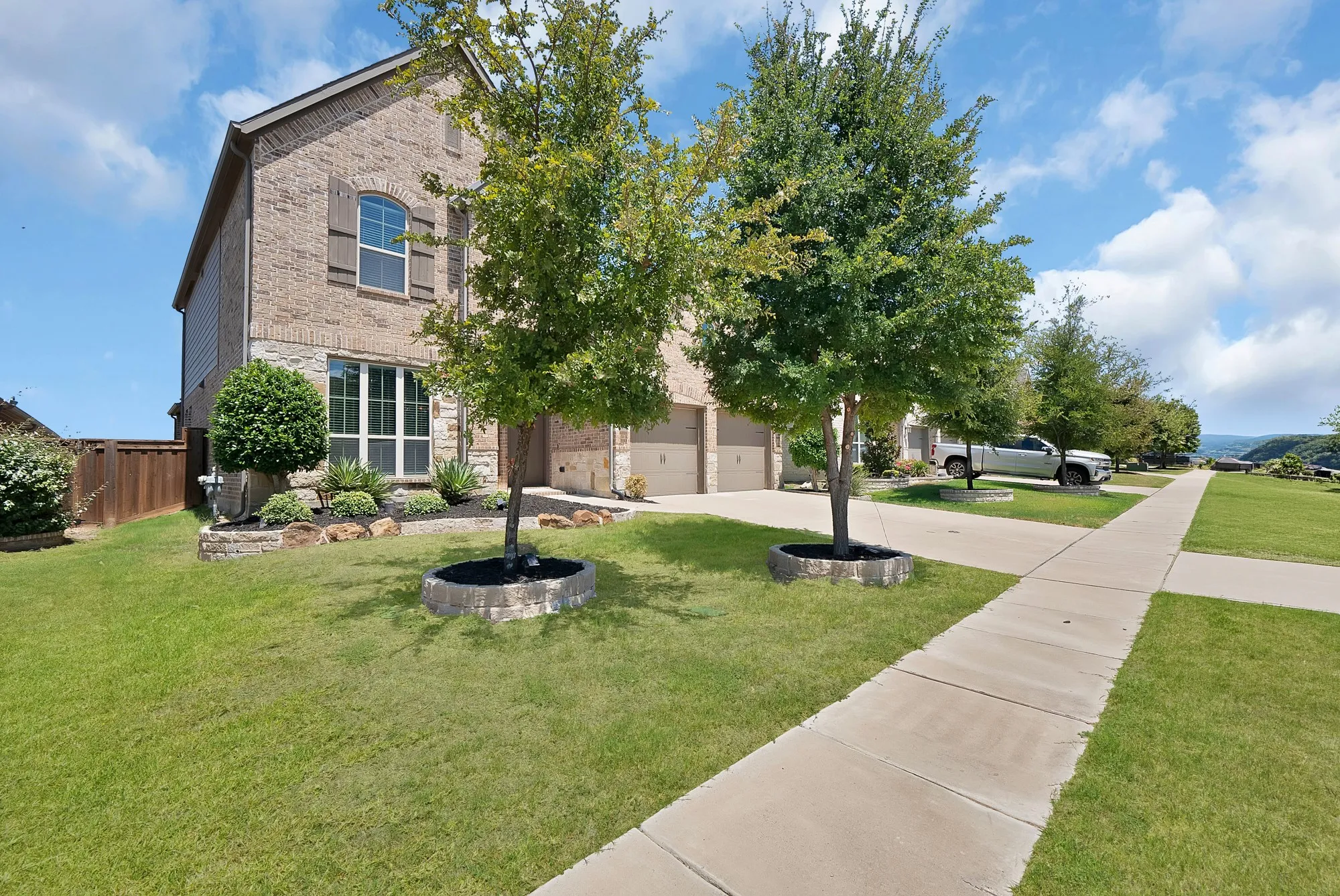 Single Family Residence For Sale in Kaufman County , 841 Knoxbridge Road, Forney, Texas 75126, 4 Bedroom, 3 Bathroom, 2 Garage spaces, 2,595 Sqft, built in 2019, mls#21356057, Real Estate Agent in Forney, Homes For Sale in Kaufman county, Homes For Sale in Forney, Realtor in Forney Texas, Real Estate Brokerage Independent Realty Texas, Luminita Cordes Realtor