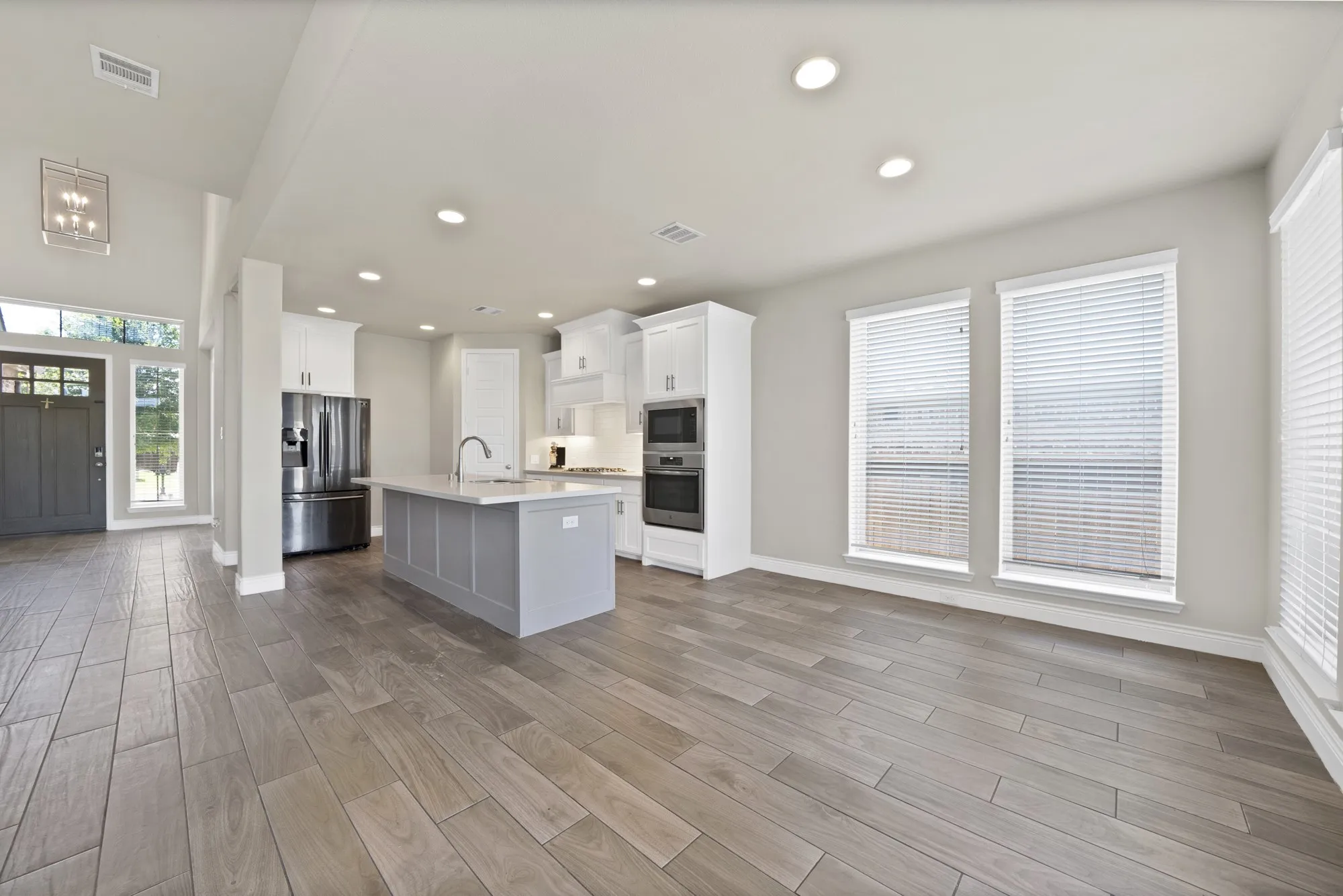 Single Family Residence For Sale in Kaufman County , 841 Knoxbridge Road, Forney, Texas 75126, 4 Bedroom, 3 Bathroom, 2 Garage spaces, 2,595 Sqft, built in 2019, mls#21356057, Real Estate Agent in Forney, Homes For Sale in Kaufman county, Homes For Sale in Forney, Realtor in Forney Texas, Real Estate Brokerage Independent Realty Texas, Luminita Cordes Realtor