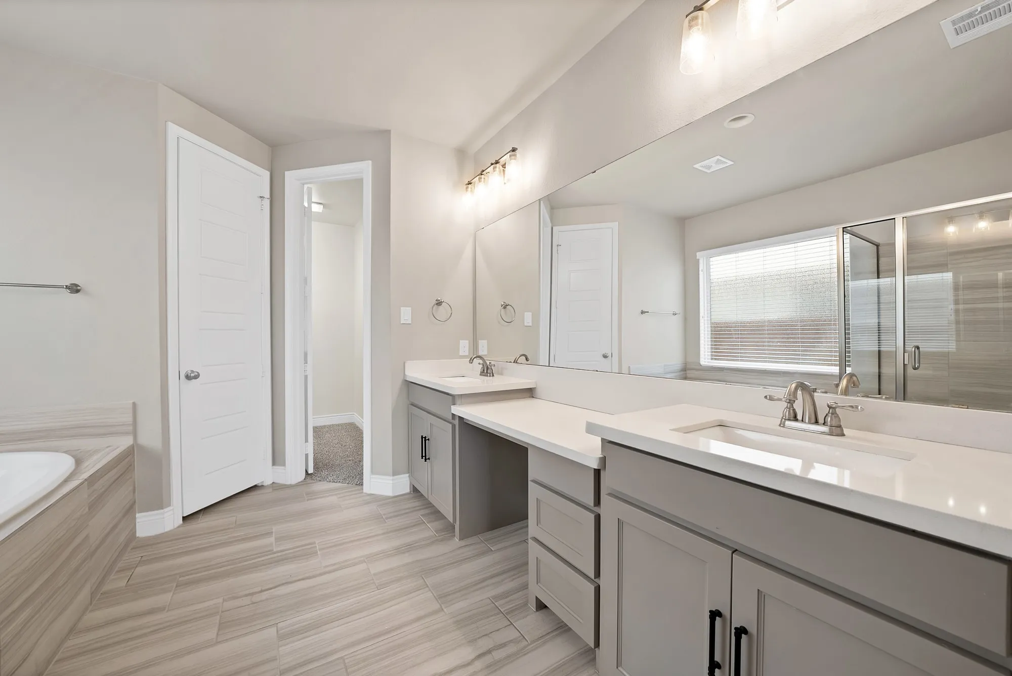 Single Family Residence For Sale in Kaufman County , 841 Knoxbridge Road, Forney, Texas 75126, 4 Bedroom, 3 Bathroom, 2 Garage spaces, 2,595 Sqft, built in 2019, mls#21356057, Real Estate Agent in Forney, Homes For Sale in Kaufman county, Homes For Sale in Forney, Realtor in Forney Texas, Real Estate Brokerage Independent Realty Texas, Luminita Cordes Realtor