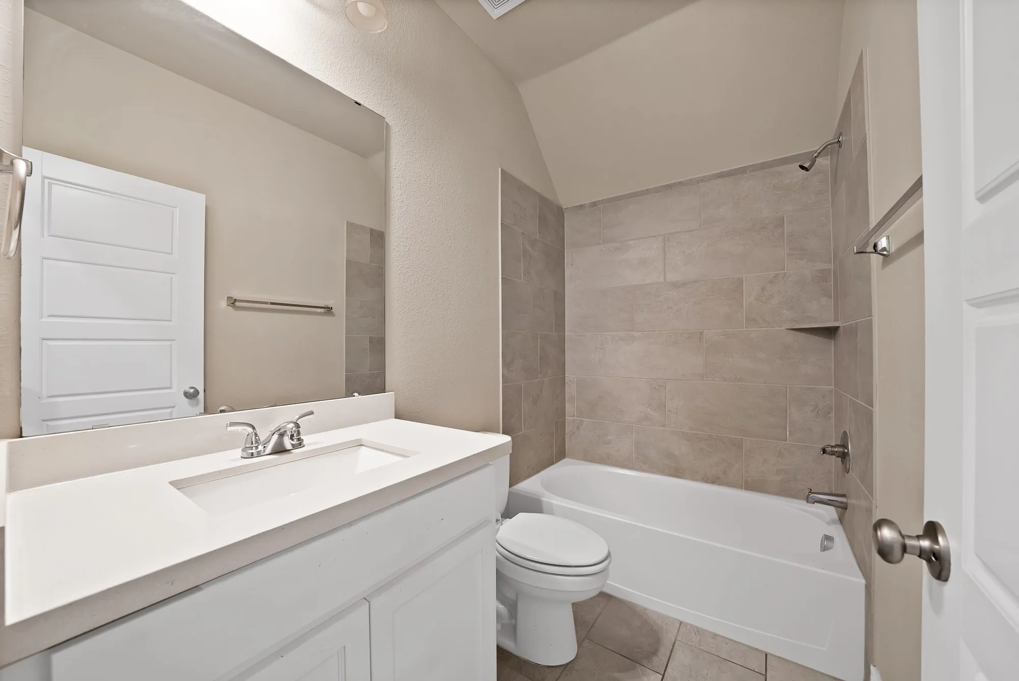 Single Family Residence For Sale in Kaufman County , 841 Knoxbridge Road, Forney, Texas 75126, 4 Bedroom, 3 Bathroom, 2 Garage spaces, 2,595 Sqft, built in 2019, mls#21356057, Real Estate Agent in Forney, Homes For Sale in Kaufman county, Homes For Sale in Forney, Realtor in Forney Texas, Real Estate Brokerage Independent Realty Texas, Luminita Cordes Realtor