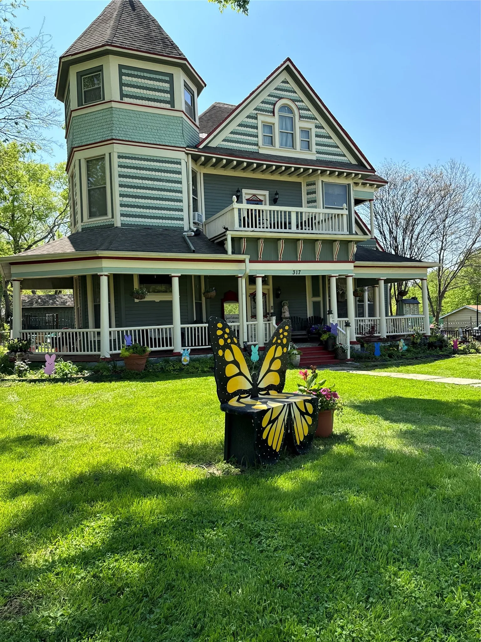 Hotel/Motel For Sale in Fannin County , 317 W Sam Rayburn Drive, Bonham, Texas 75418, 0, 0, Garage spaces, 0 Sqft, built in 1883, Price $799,000, mls#21359857, Real Estate Agent in Bonham, Homes For Sale in Fannin county, Homes For Sale in Bonham, Realtor in Bonham Texas, Real Estate Brokerage Independent Realty Texas, Luminita Cordes Realtor