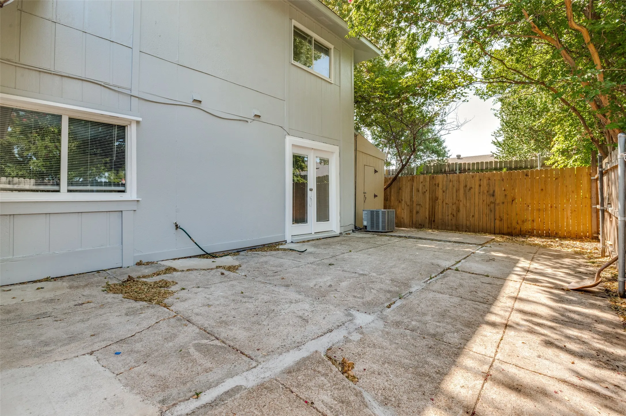 Single Family Residence For Sale in Dallas County , 203 Trinidad Drive, Grand Prairie, Texas 75052, 4 Bedroom, 2 Bathroom, Garage spaces, 1,562 Sqft, built in 1973, mls#21359765, Real Estate Agent in Grand Prairie, Homes For Sale in Dallas county, Homes For Sale in Grand Prairie, Realtor in Grand Prairie Texas, Real Estate Brokerage Independent Realty Texas, Luminita Cordes Realtor