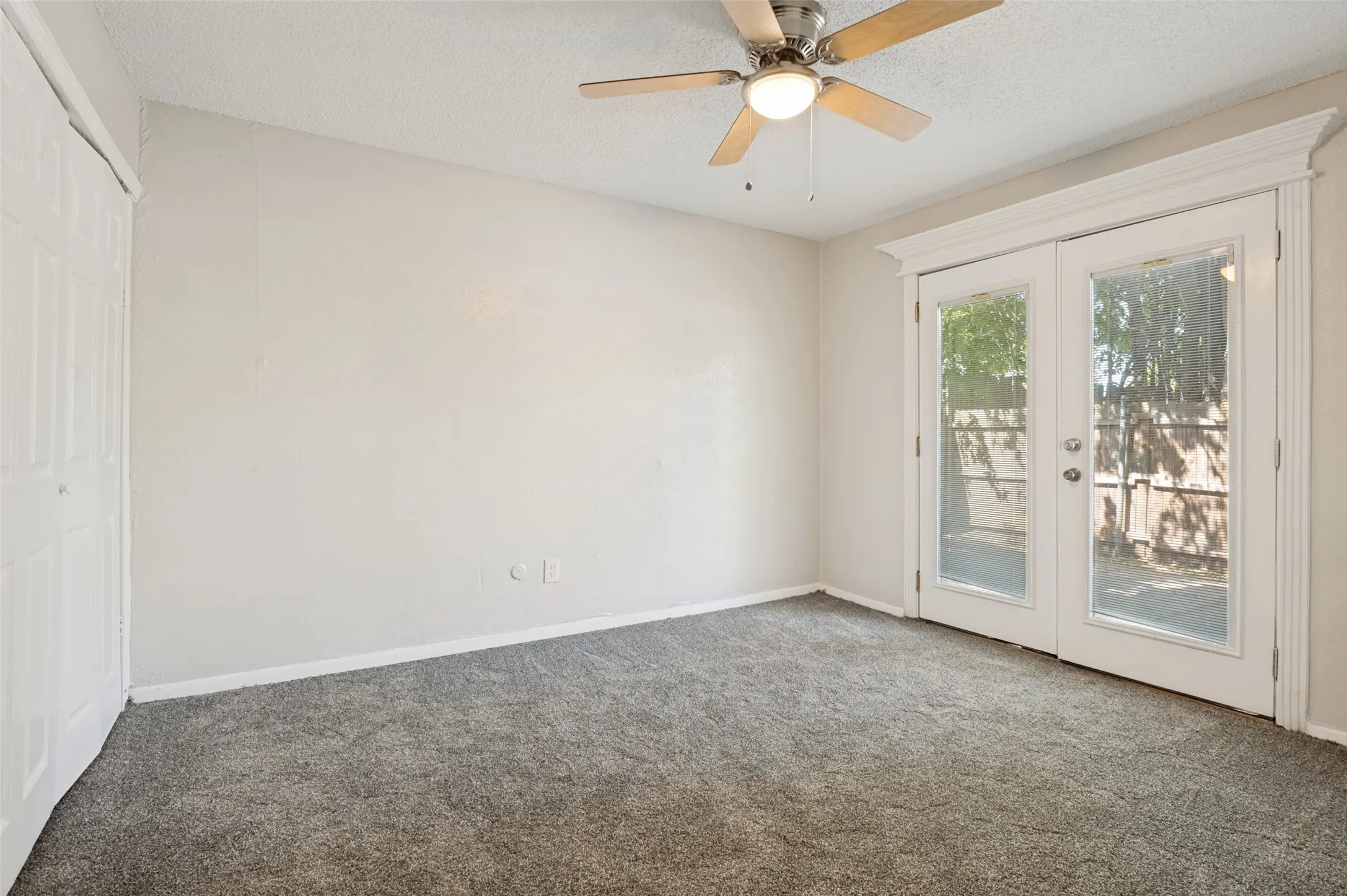 Single Family Residence For Sale in Dallas County , 203 Trinidad Drive, Grand Prairie, Texas 75052, 4 Bedroom, 2 Bathroom, Garage spaces, 1,562 Sqft, built in 1973, mls#21359765, Real Estate Agent in Grand Prairie, Homes For Sale in Dallas county, Homes For Sale in Grand Prairie, Realtor in Grand Prairie Texas, Real Estate Brokerage Independent Realty Texas, Luminita Cordes Realtor