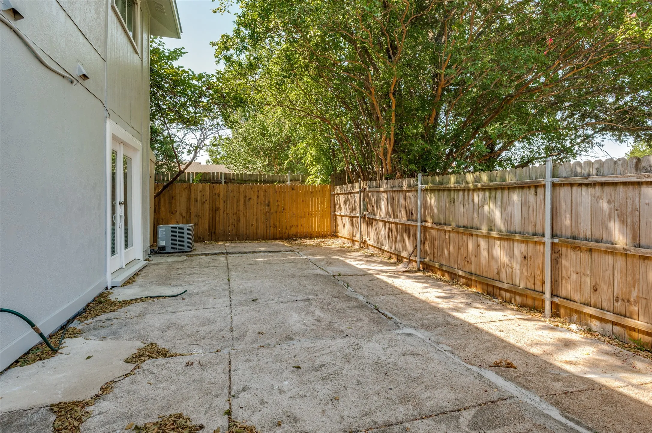 Single Family Residence For Sale in Dallas County , 203 Trinidad Drive, Grand Prairie, Texas 75052, 4 Bedroom, 2 Bathroom, Garage spaces, 1,562 Sqft, built in 1973, mls#21359765, Real Estate Agent in Grand Prairie, Homes For Sale in Dallas county, Homes For Sale in Grand Prairie, Realtor in Grand Prairie Texas, Real Estate Brokerage Independent Realty Texas, Luminita Cordes Realtor