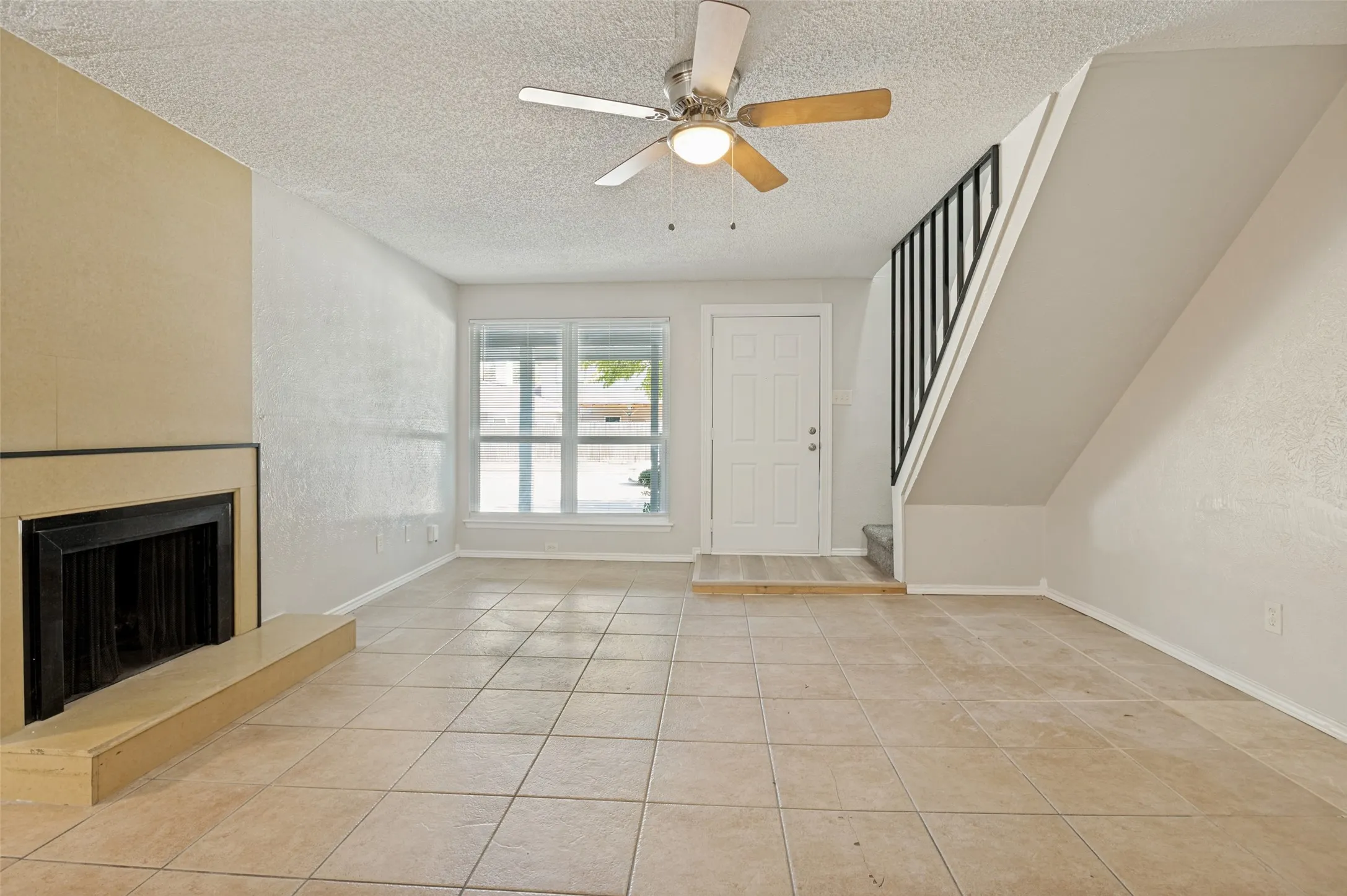 Single Family Residence For Sale in Dallas County , 203 Trinidad Drive, Grand Prairie, Texas 75052, 4 Bedroom, 2 Bathroom, Garage spaces, 1,562 Sqft, built in 1973, mls#21359765, Real Estate Agent in Grand Prairie, Homes For Sale in Dallas county, Homes For Sale in Grand Prairie, Realtor in Grand Prairie Texas, Real Estate Brokerage Independent Realty Texas, Luminita Cordes Realtor