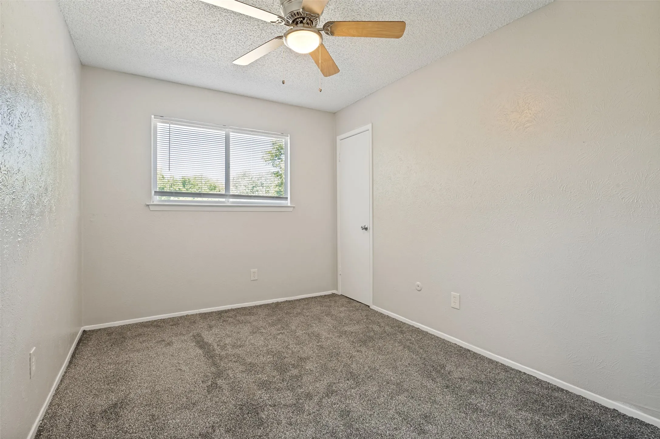 Single Family Residence For Sale in Dallas County , 203 Trinidad Drive, Grand Prairie, Texas 75052, 4 Bedroom, 2 Bathroom, Garage spaces, 1,562 Sqft, built in 1973, mls#21359765, Real Estate Agent in Grand Prairie, Homes For Sale in Dallas county, Homes For Sale in Grand Prairie, Realtor in Grand Prairie Texas, Real Estate Brokerage Independent Realty Texas, Luminita Cordes Realtor