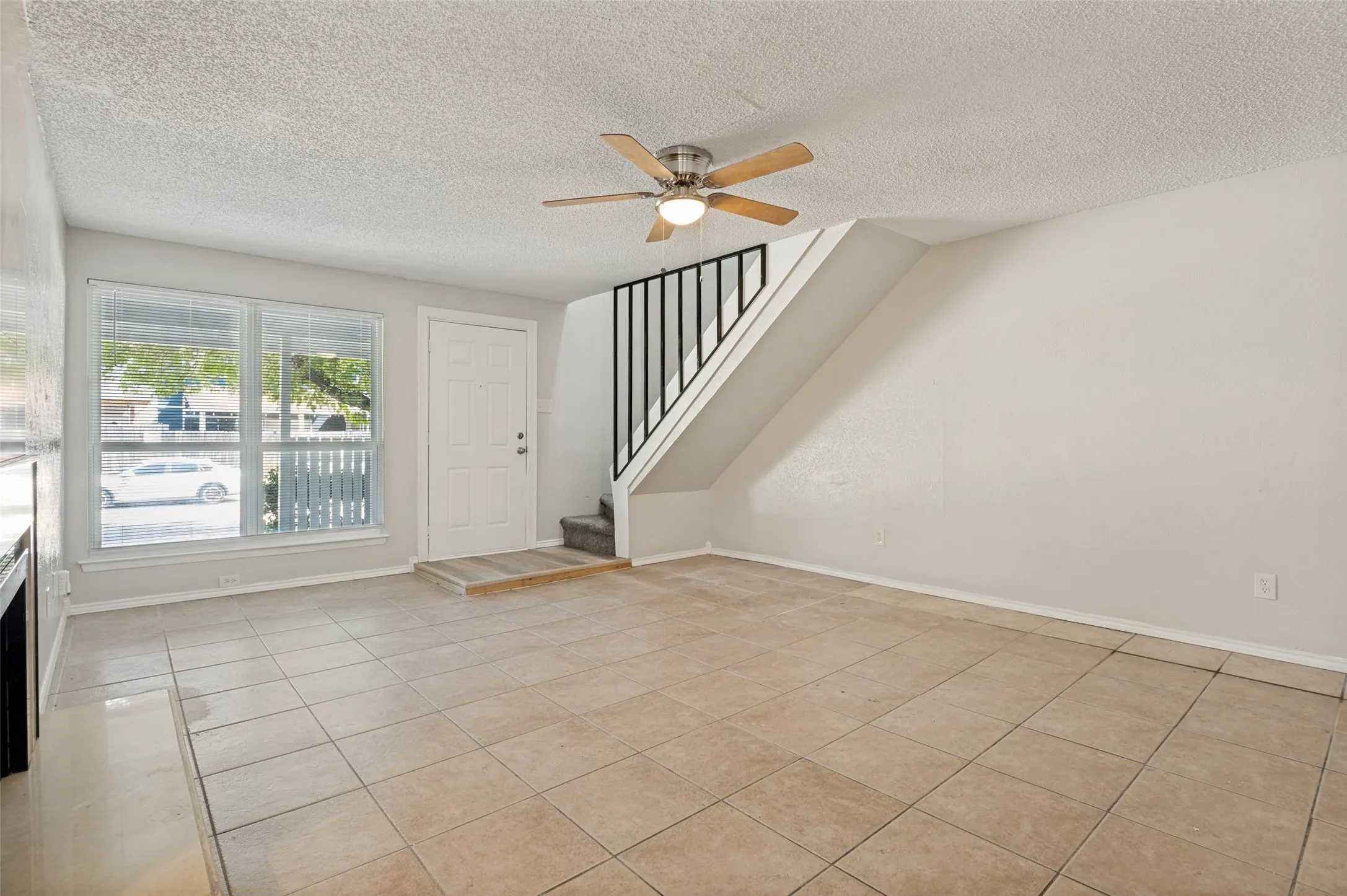 Single Family Residence For Sale in Dallas County , 203 Trinidad Drive, Grand Prairie, Texas 75052, 4 Bedroom, 2 Bathroom, Garage spaces, 1,562 Sqft, built in 1973, mls#21359765, Real Estate Agent in Grand Prairie, Homes For Sale in Dallas county, Homes For Sale in Grand Prairie, Realtor in Grand Prairie Texas, Real Estate Brokerage Independent Realty Texas, Luminita Cordes Realtor