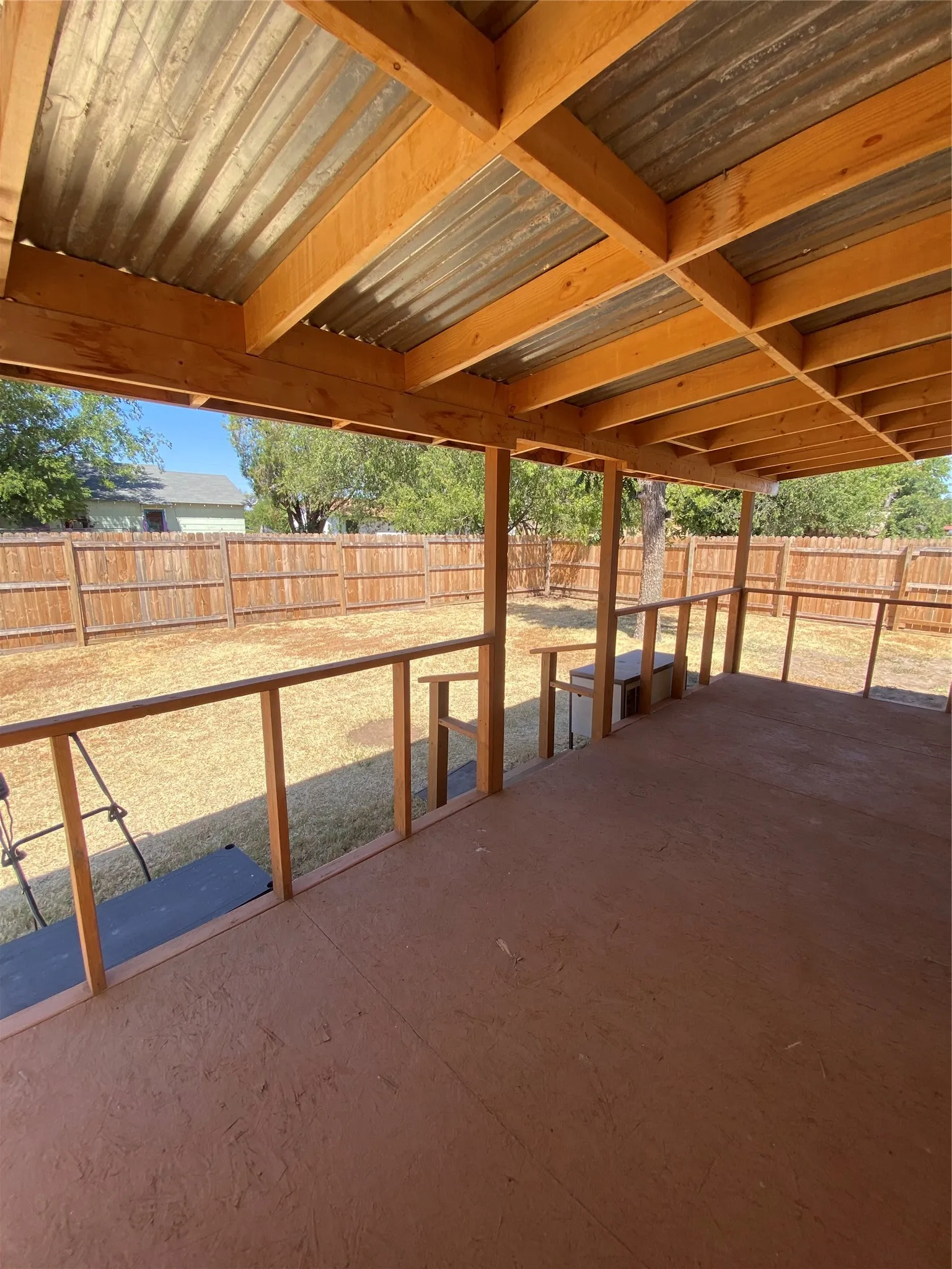 Single Family Residence For Sale in Knox County , 621 N Birch Avenue, Munday, Texas 76371, 4 Bedroom, 2 Bathroom, Garage spaces, 1,188 Sqft, built in 1940, mls#21359850, Real Estate Agent in Munday, Homes For Sale in Knox county, Homes For Sale in Munday, Realtor in Munday Texas, Real Estate Brokerage Independent Realty Texas, Luminita Cordes Realtor