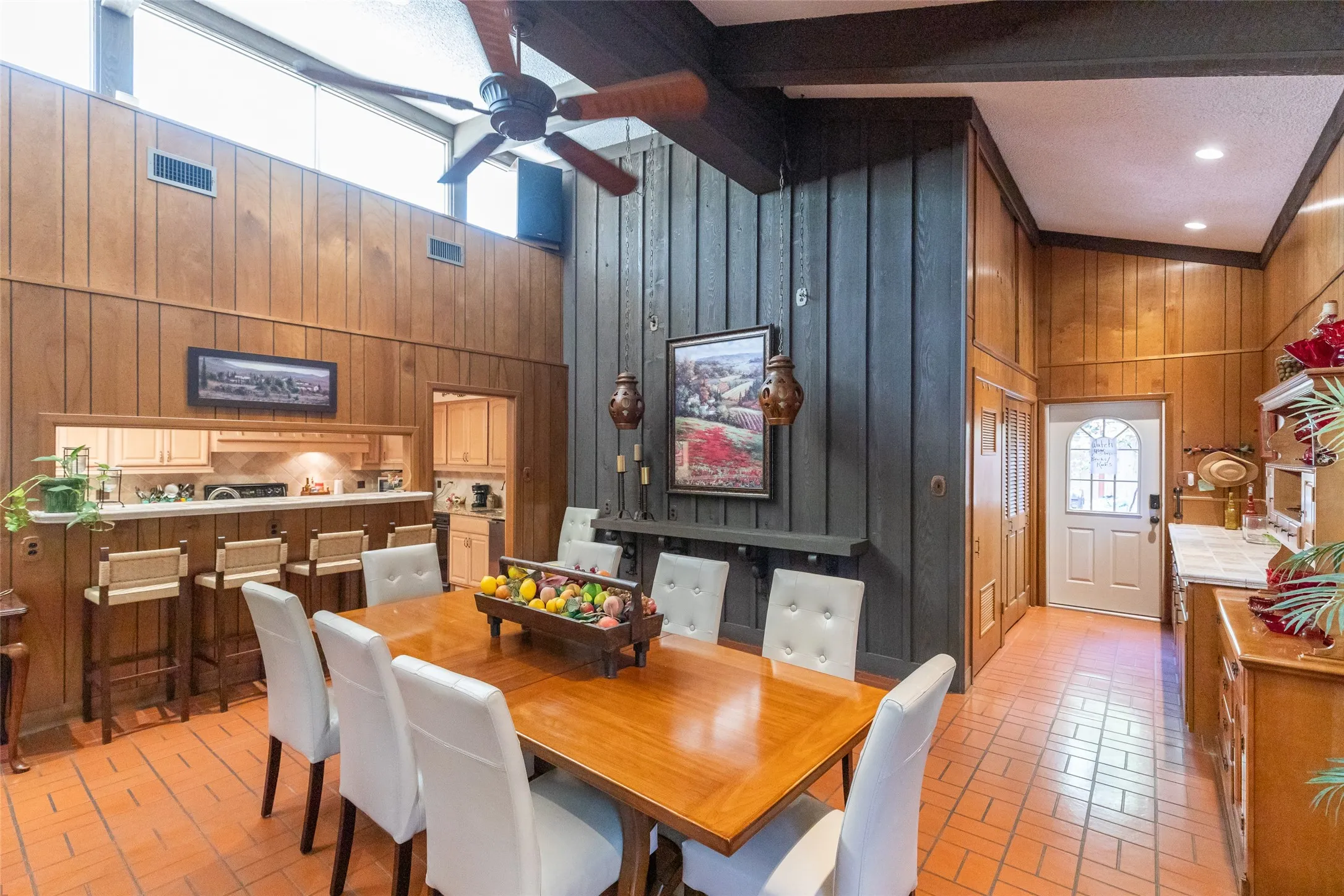 Single Family Residence For Sale in Taylor County , 1334 Santos Street, Abilene, Texas 79605, 4 Bedroom, 4 Bathroom, 2 Garage spaces, 3,108 Sqft, built in 1950, mls#21359776, Real Estate Agent in Abilene, Homes For Sale in Taylor county, Homes For Sale in Abilene, Realtor in Abilene Texas, Real Estate Brokerage Independent Realty Texas, Luminita Cordes Realtor