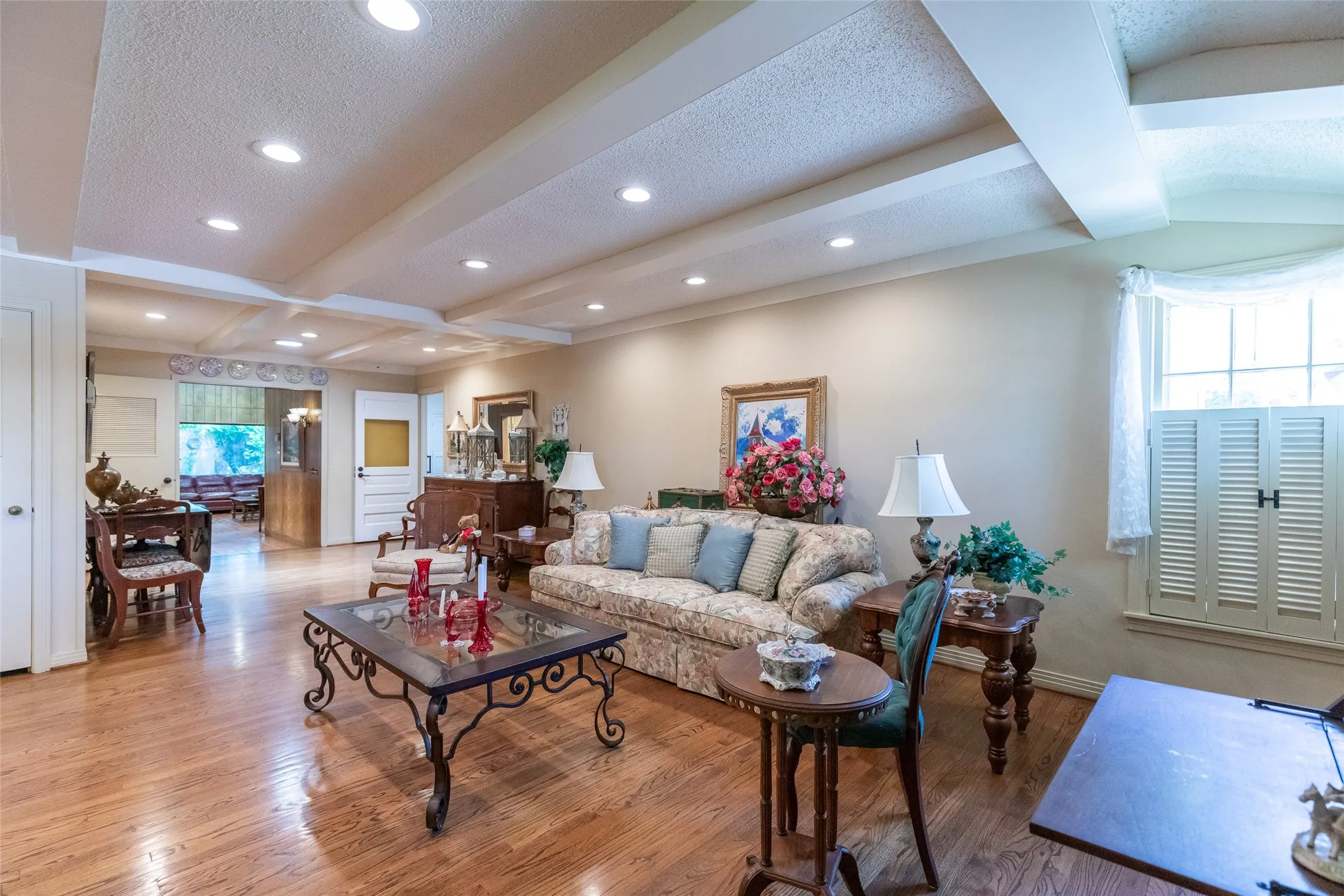 Single Family Residence For Sale in Taylor County , 1334 Santos Street, Abilene, Texas 79605, 4 Bedroom, 4 Bathroom, 2 Garage spaces, 3,108 Sqft, built in 1950, mls#21359776, Real Estate Agent in Abilene, Homes For Sale in Taylor county, Homes For Sale in Abilene, Realtor in Abilene Texas, Real Estate Brokerage Independent Realty Texas, Luminita Cordes Realtor