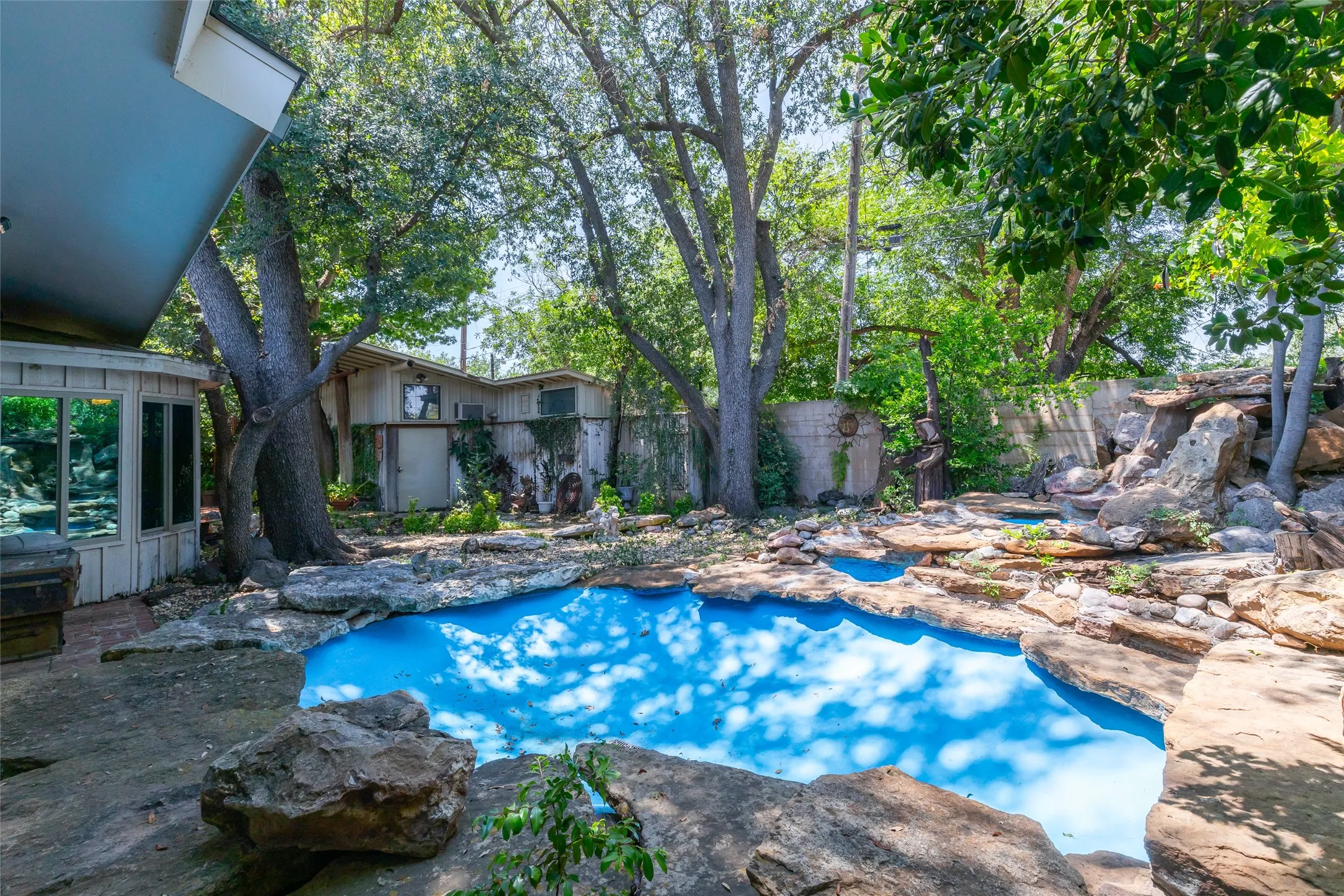 Single Family Residence For Sale in Taylor County , 1334 Santos Street, Abilene, Texas 79605, 4 Bedroom, 4 Bathroom, 2 Garage spaces, 3,108 Sqft, built in 1950, mls#21359776, Real Estate Agent in Abilene, Homes For Sale in Taylor county, Homes For Sale in Abilene, Realtor in Abilene Texas, Real Estate Brokerage Independent Realty Texas, Luminita Cordes Realtor