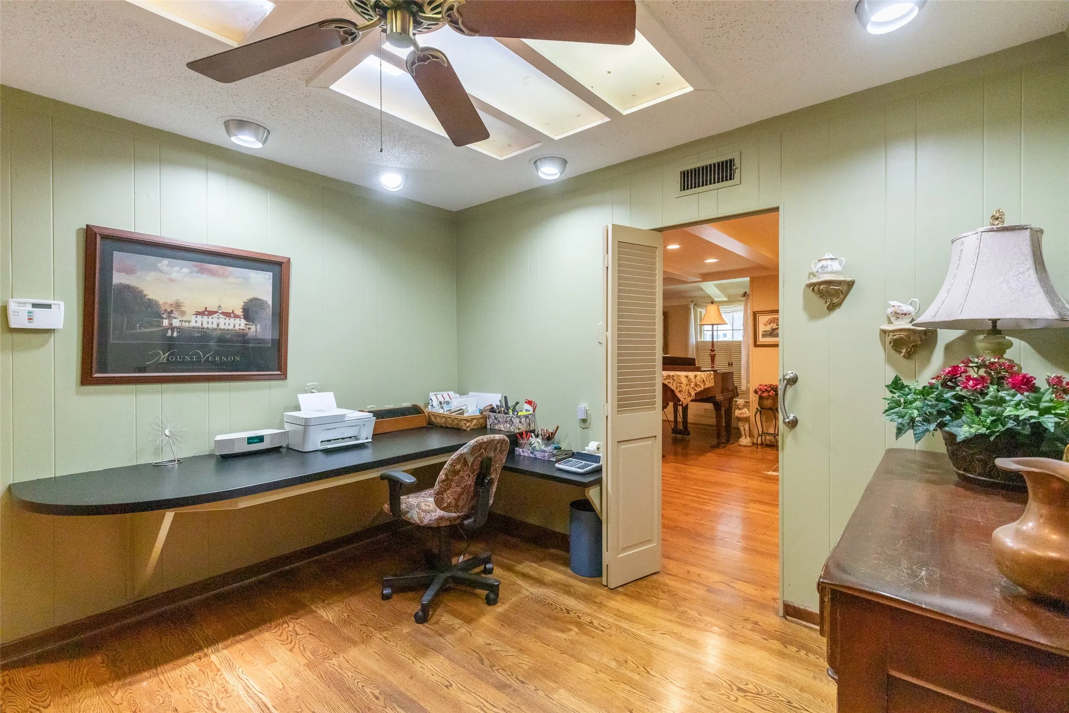 Single Family Residence For Sale in Taylor County , 1334 Santos Street, Abilene, Texas 79605, 4 Bedroom, 4 Bathroom, 2 Garage spaces, 3,108 Sqft, built in 1950, mls#21359776, Real Estate Agent in Abilene, Homes For Sale in Taylor county, Homes For Sale in Abilene, Realtor in Abilene Texas, Real Estate Brokerage Independent Realty Texas, Luminita Cordes Realtor