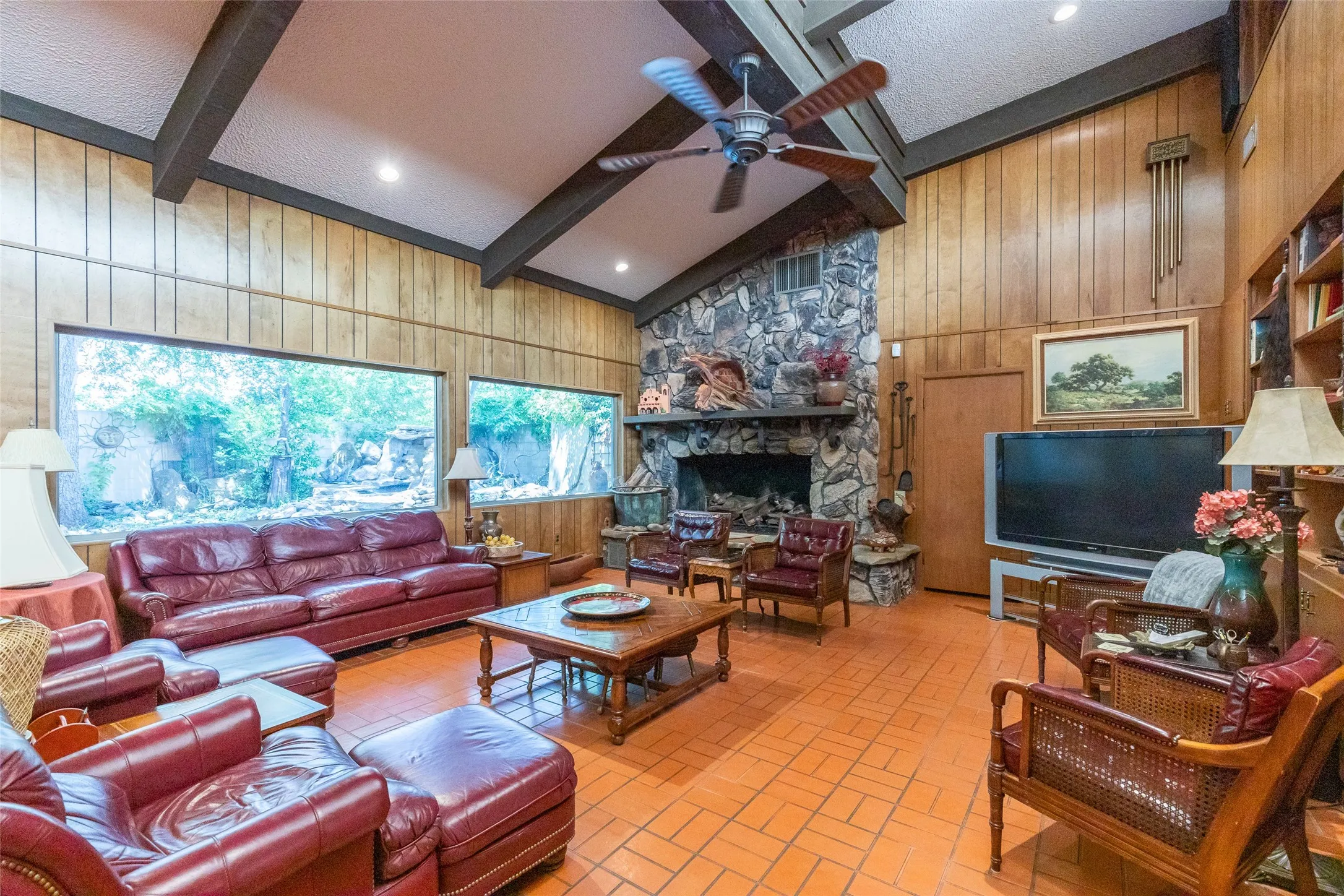 Single Family Residence For Sale in Taylor County , 1334 Santos Street, Abilene, Texas 79605, 4 Bedroom, 4 Bathroom, 2 Garage spaces, 3,108 Sqft, built in 1950, mls#21359776, Real Estate Agent in Abilene, Homes For Sale in Taylor county, Homes For Sale in Abilene, Realtor in Abilene Texas, Real Estate Brokerage Independent Realty Texas, Luminita Cordes Realtor