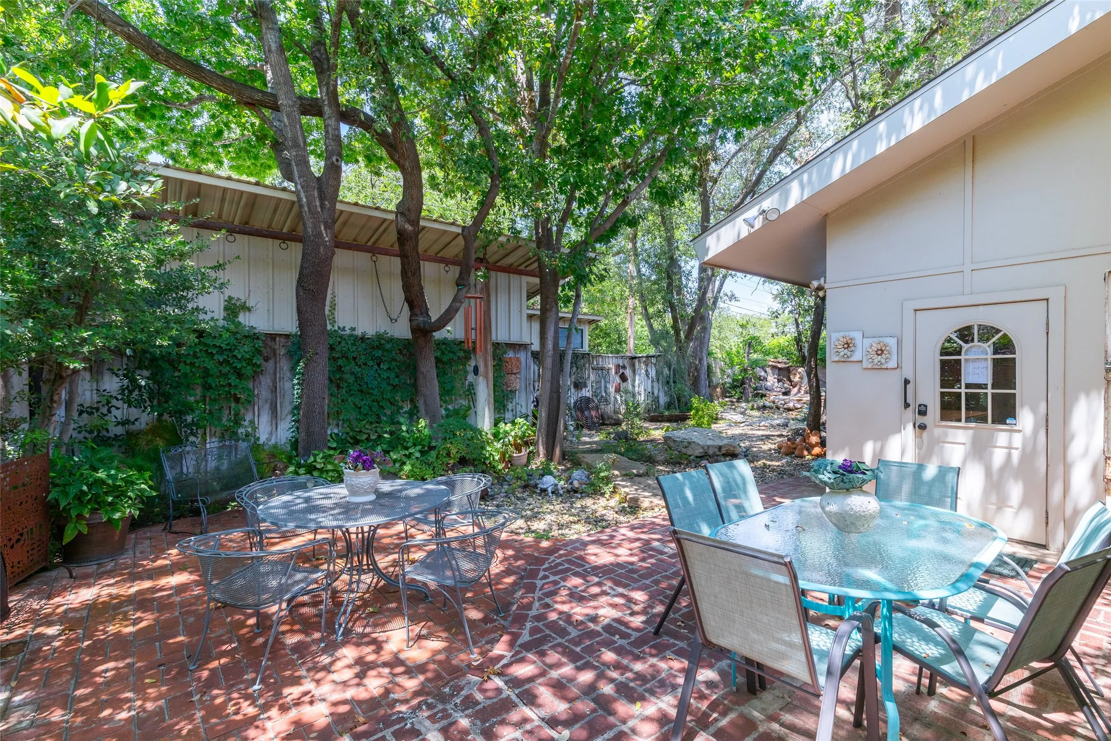 Single Family Residence For Sale in Taylor County , 1334 Santos Street, Abilene, Texas 79605, 4 Bedroom, 4 Bathroom, 2 Garage spaces, 3,108 Sqft, built in 1950, mls#21359776, Real Estate Agent in Abilene, Homes For Sale in Taylor county, Homes For Sale in Abilene, Realtor in Abilene Texas, Real Estate Brokerage Independent Realty Texas, Luminita Cordes Realtor