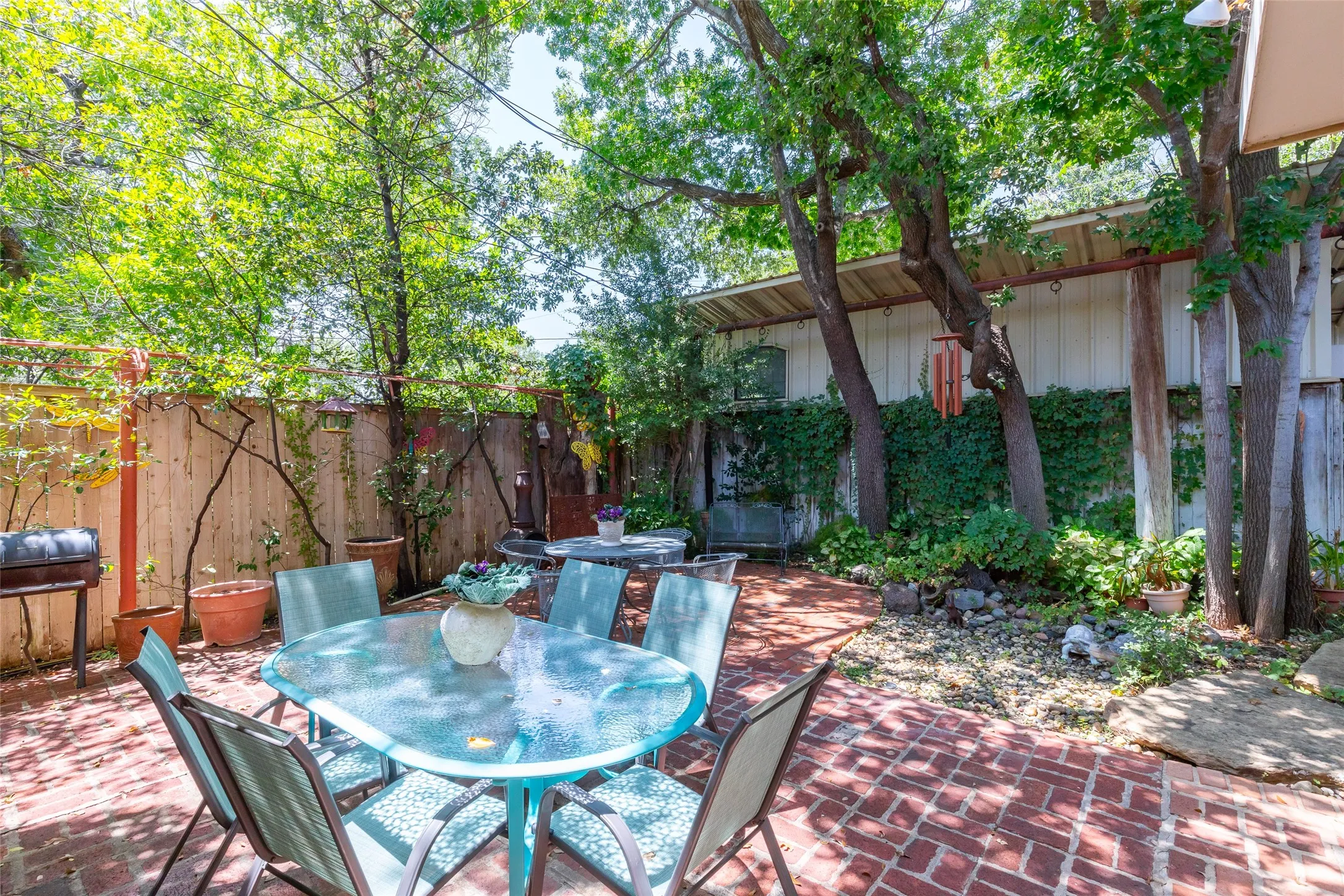 Single Family Residence For Sale in Taylor County , 1334 Santos Street, Abilene, Texas 79605, 4 Bedroom, 4 Bathroom, 2 Garage spaces, 3,108 Sqft, built in 1950, mls#21359776, Real Estate Agent in Abilene, Homes For Sale in Taylor county, Homes For Sale in Abilene, Realtor in Abilene Texas, Real Estate Brokerage Independent Realty Texas, Luminita Cordes Realtor