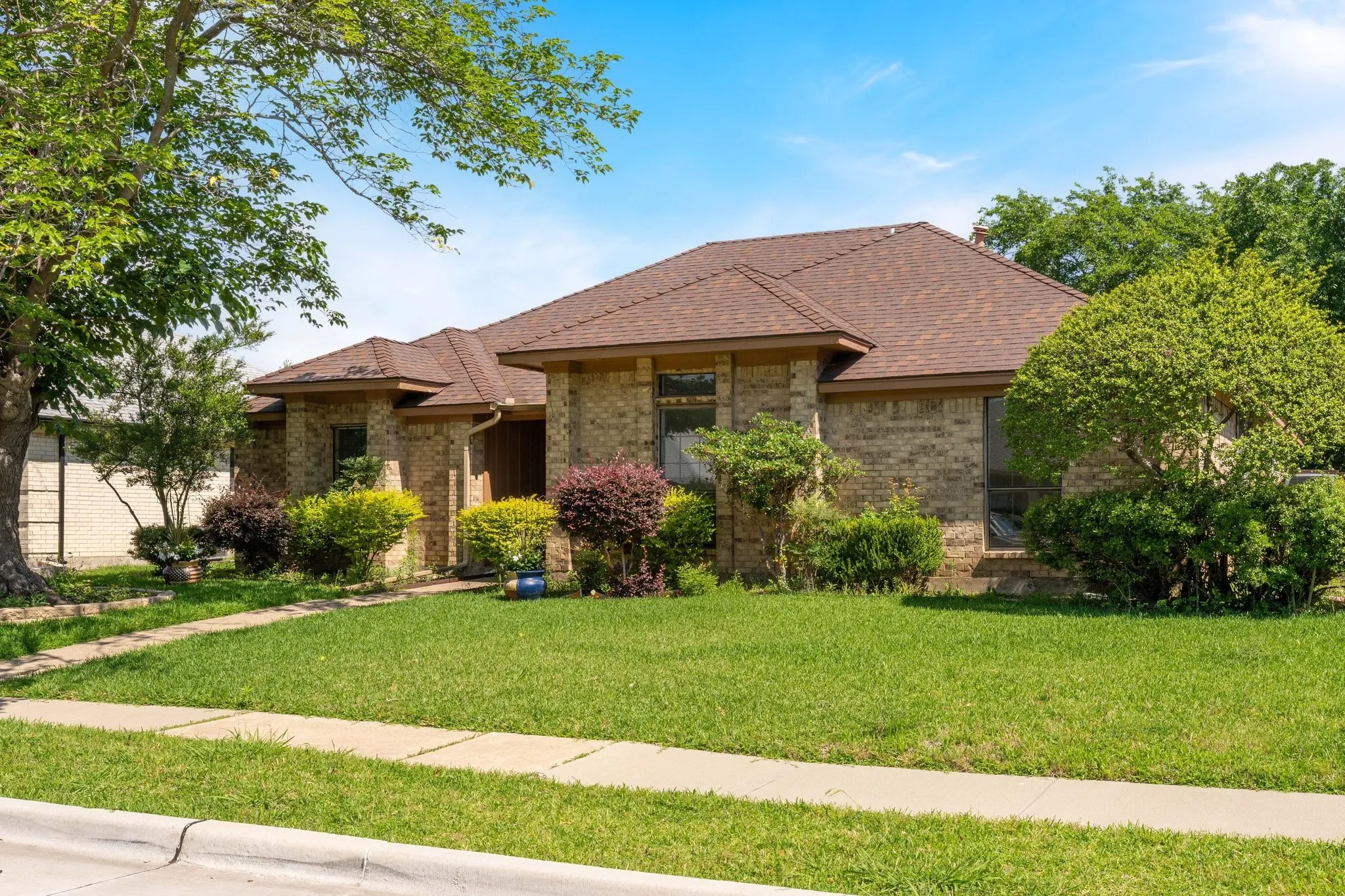 Single Family Residence For Rent in Dallas County , 2601 Richland Drive, Garland, Texas 75044, 4 Bedroom, 2 Bathroom, 2 Garage spaces, 1,964 Sqft, built in 1983, mls#21359772, Real Estate Agent in Garland, Homes For Rent in Dallas county, Homes For Rent in Garland, Realtor in Garland Texas, Real Estate Brokerage Independent Realty Texas, Luminita Cordes Realtor