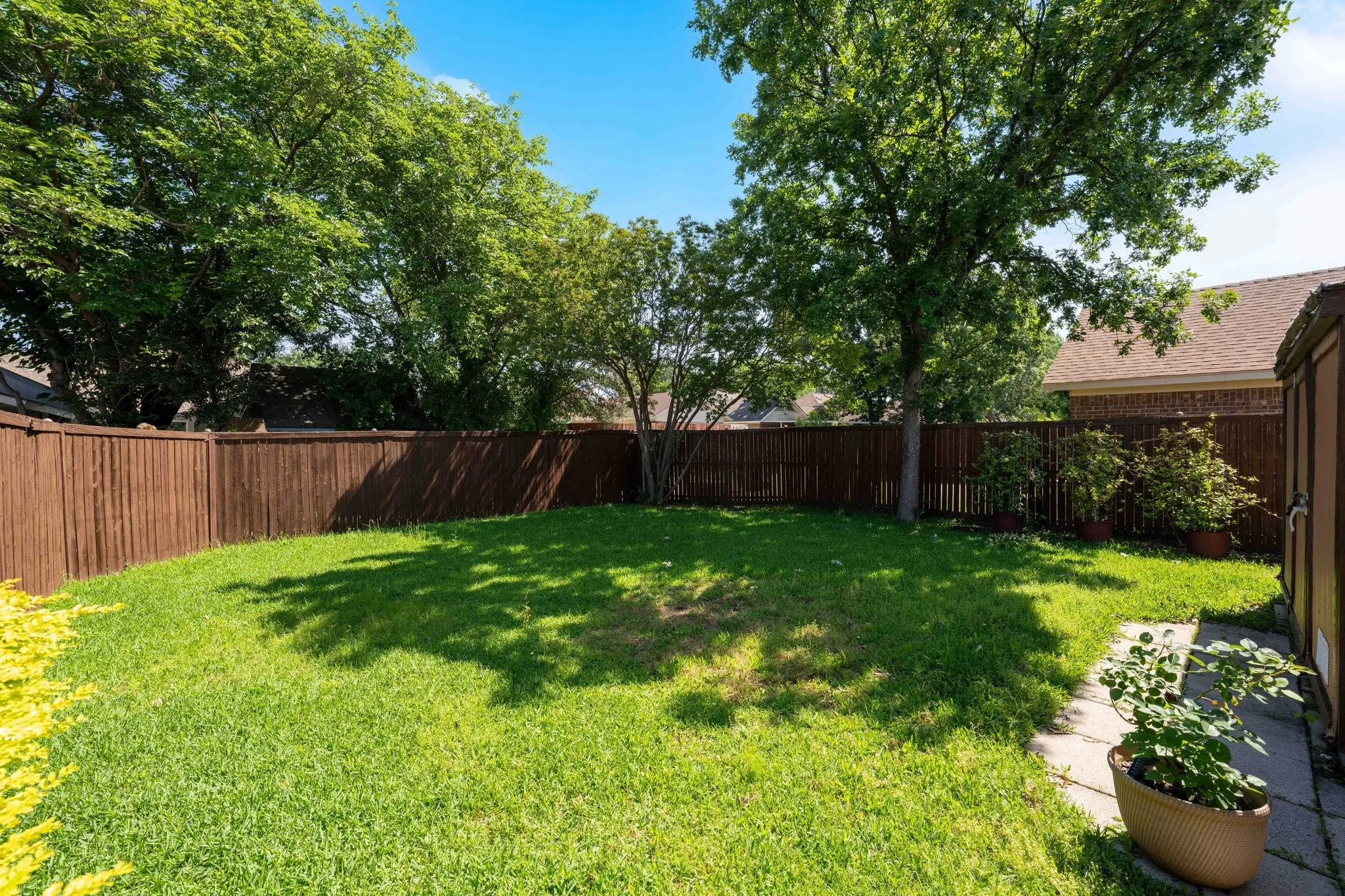 Single Family Residence For Rent in Dallas County , 2601 Richland Drive, Garland, Texas 75044, 4 Bedroom, 2 Bathroom, 2 Garage spaces, 1,964 Sqft, built in 1983, mls#21359772, Real Estate Agent in Garland, Homes For Rent in Dallas county, Homes For Rent in Garland, Realtor in Garland Texas, Real Estate Brokerage Independent Realty Texas, Luminita Cordes Realtor