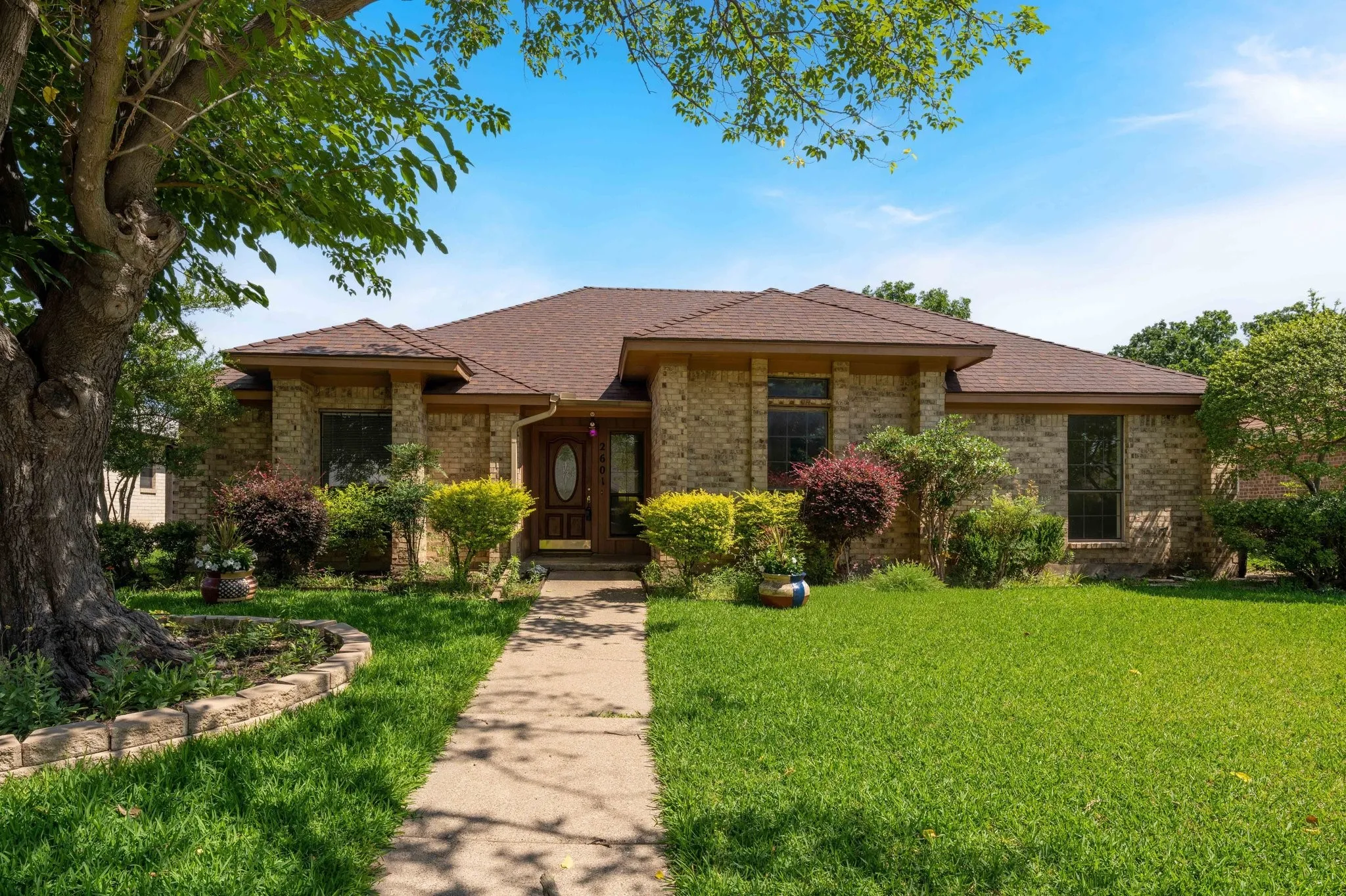 Single Family Residence For Rent in Dallas County , 2601 Richland Drive, Garland, Texas 75044, 4 Bedroom, 2 Bathroom, 2 Garage spaces, 1,964 Sqft, built in 1983, mls#21359772, Real Estate Agent in Garland, Homes For Rent in Dallas county, Homes For Rent in Garland, Realtor in Garland Texas, Real Estate Brokerage Independent Realty Texas, Luminita Cordes Realtor