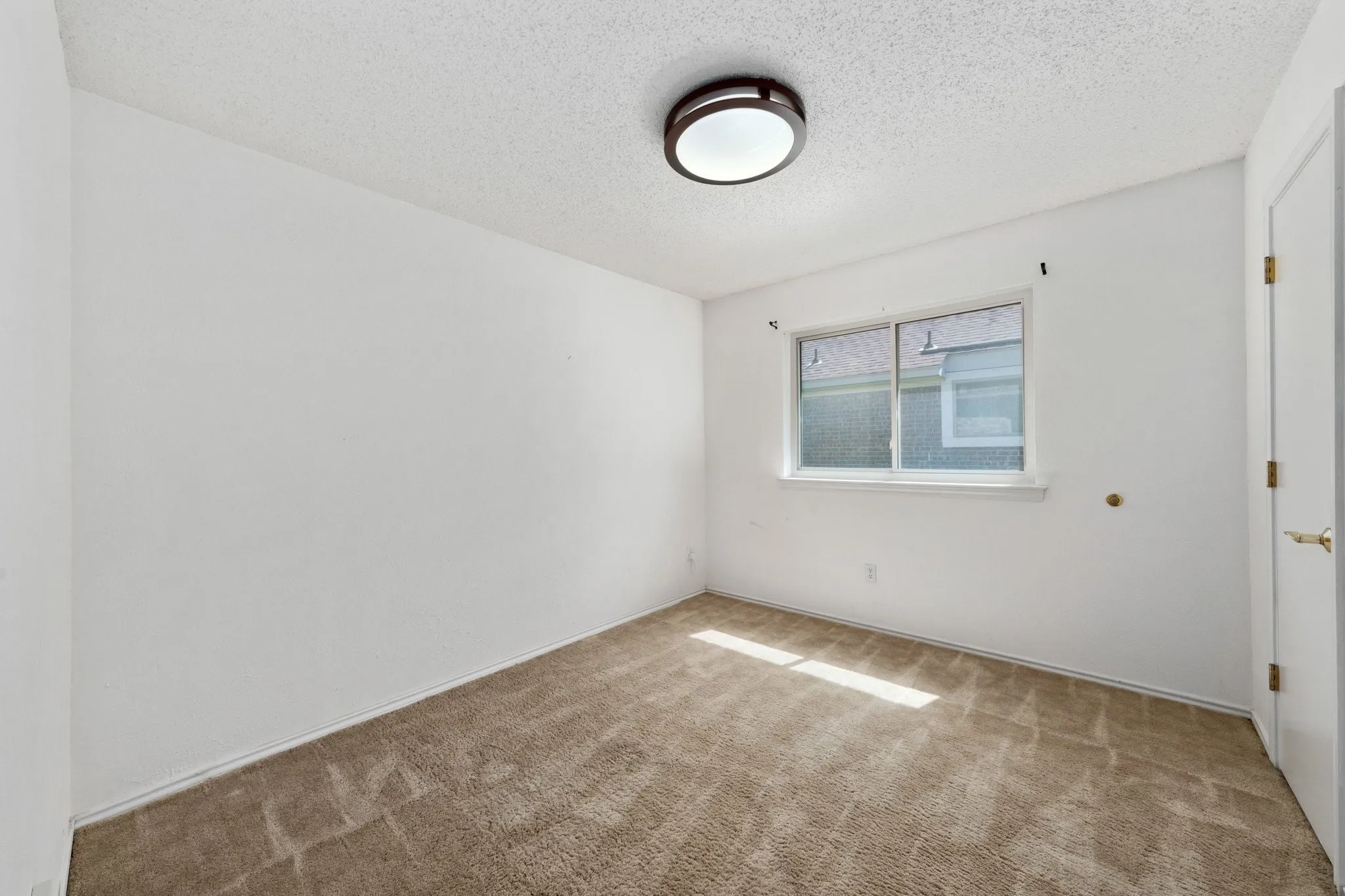 Single Family Residence For Rent in Dallas County , 2601 Richland Drive, Garland, Texas 75044, 4 Bedroom, 2 Bathroom, 2 Garage spaces, 1,964 Sqft, built in 1983, mls#21359772, Real Estate Agent in Garland, Homes For Rent in Dallas county, Homes For Rent in Garland, Realtor in Garland Texas, Real Estate Brokerage Independent Realty Texas, Luminita Cordes Realtor