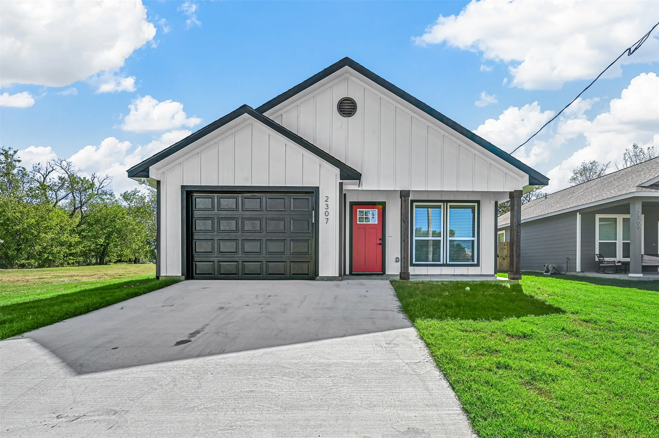 Single Family Residence For Rent in Hunt County , 2307 Mill Street, Greenville, Texas 75401, 3 Bedroom, 2 Bathroom, 1 Garage spaces, 1,290 Sqft, built in 2023, mls#21359904, Real Estate Agent in Greenville, Homes For Rent in Hunt county, Homes For Rent in Greenville, Realtor in Greenville Texas, Real Estate Brokerage Independent Realty Texas, Luminita Cordes Realtor