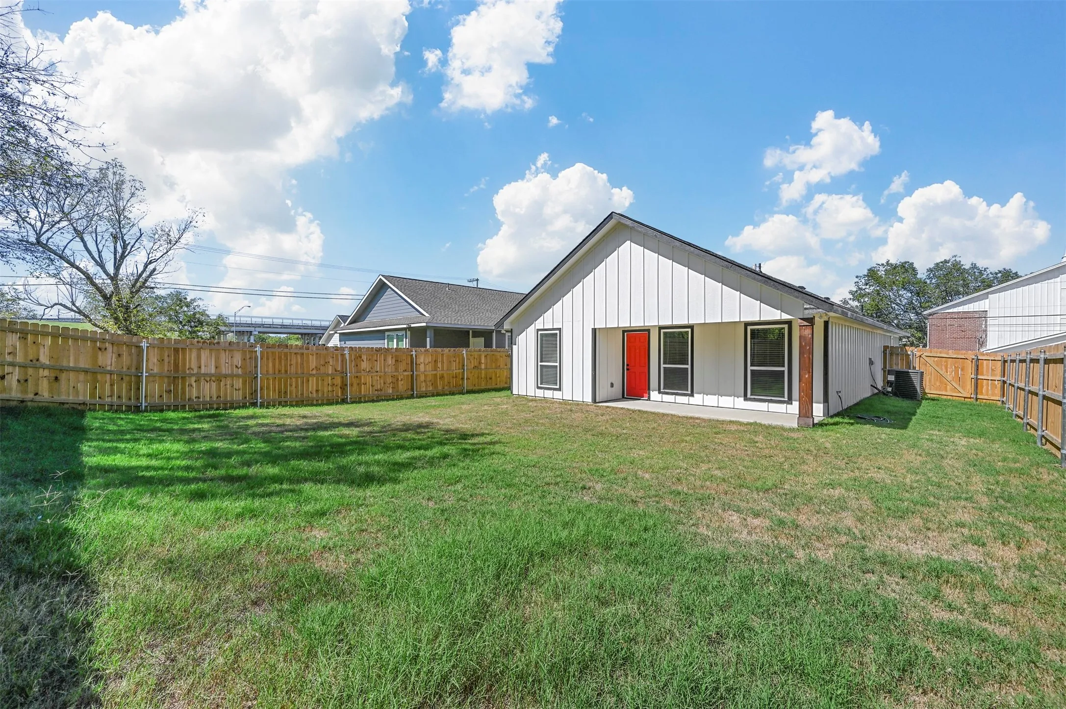 Single Family Residence For Rent in Hunt County , 2307 Mill Street, Greenville, Texas 75401, 3 Bedroom, 2 Bathroom, 1 Garage spaces, 1,290 Sqft, built in 2023, mls#21359904, Real Estate Agent in Greenville, Homes For Rent in Hunt county, Homes For Rent in Greenville, Realtor in Greenville Texas, Real Estate Brokerage Independent Realty Texas, Luminita Cordes Realtor