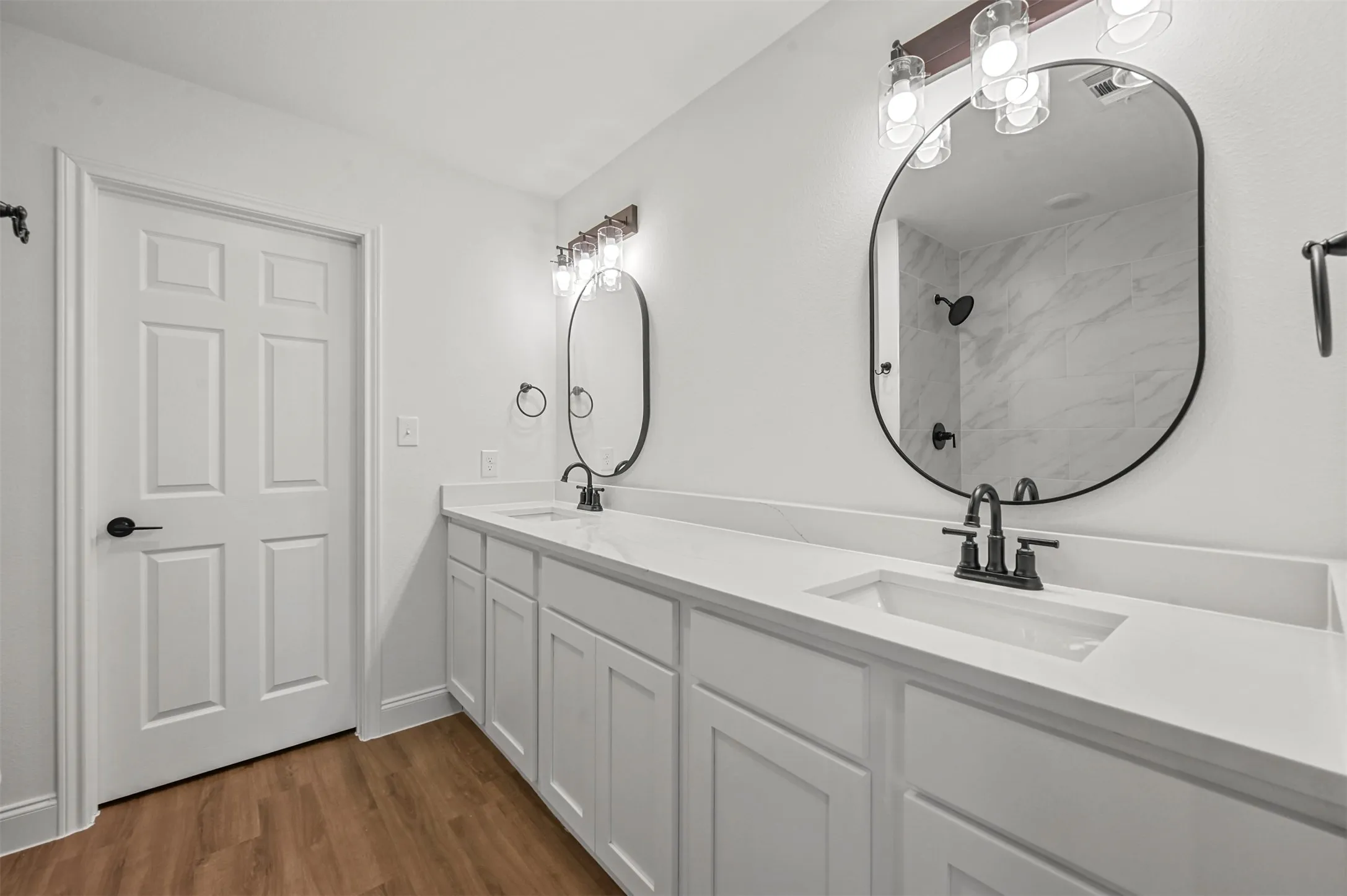 Single Family Residence For Rent in Hunt County , 2307 Mill Street, Greenville, Texas 75401, 3 Bedroom, 2 Bathroom, 1 Garage spaces, 1,290 Sqft, built in 2023, mls#21359904, Real Estate Agent in Greenville, Homes For Rent in Hunt county, Homes For Rent in Greenville, Realtor in Greenville Texas, Real Estate Brokerage Independent Realty Texas, Luminita Cordes Realtor