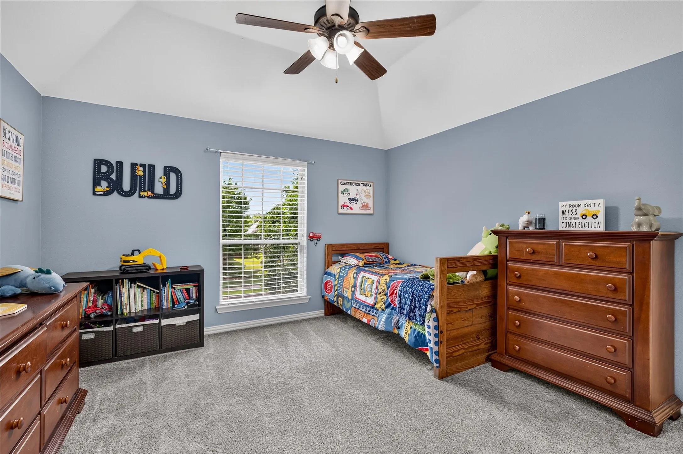 Single Family Residence For Sale in Collin County , 2346 Boxwood Drive, Allen, Texas 75013, 5 Bedroom, 4 Bathroom, 3 Garage spaces, 4,647 Sqft, built in 2008, mls#21359343, Real Estate Agent in Allen, Homes For Sale in Collin county, Homes For Sale in Allen, Realtor in Allen Texas, Real Estate Brokerage Independent Realty Texas, Luminita Cordes Realtor