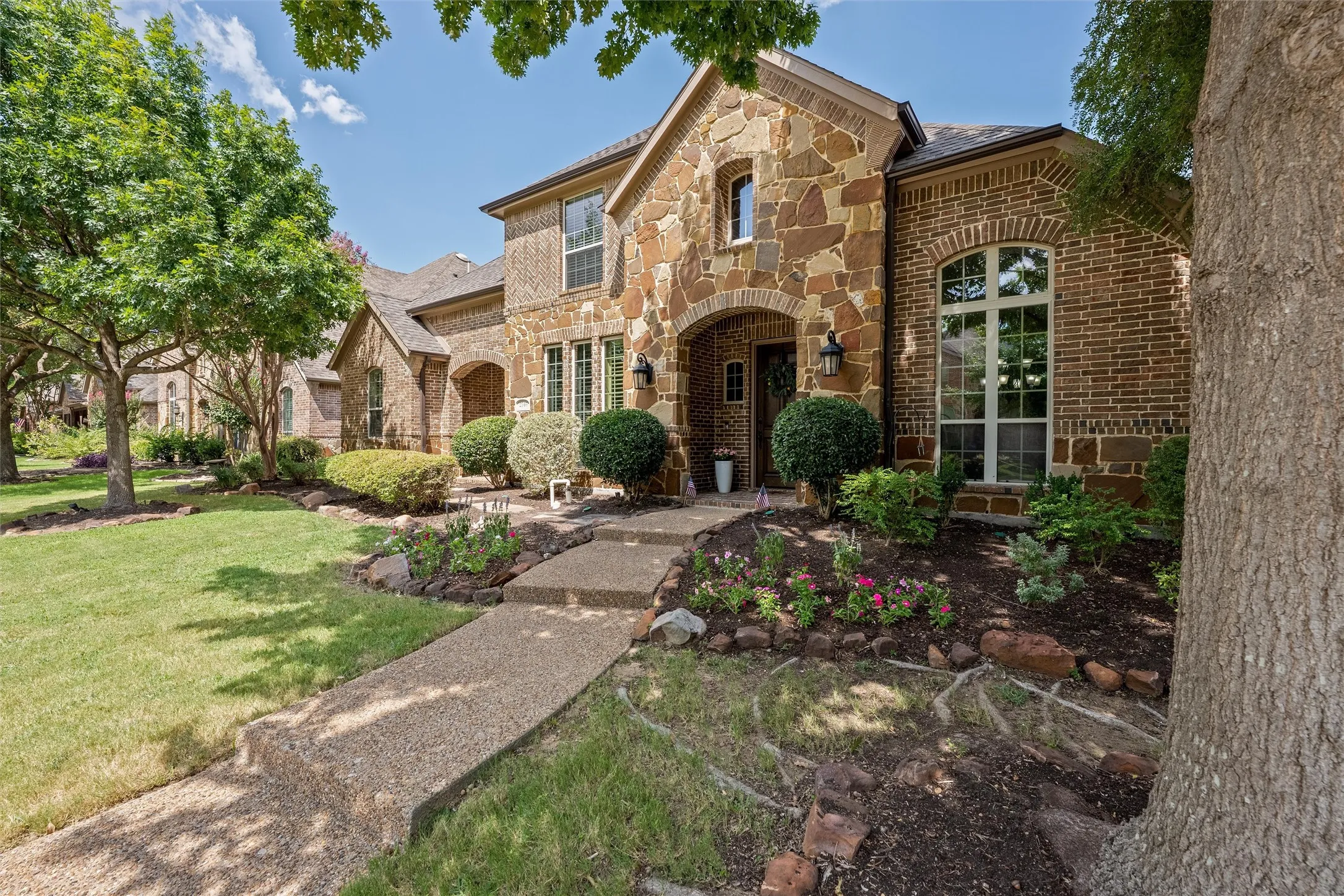 Single Family Residence For Sale in Collin County , 2346 Boxwood Drive, Allen, Texas 75013, 5 Bedroom, 4 Bathroom, 3 Garage spaces, 4,647 Sqft, built in 2008, mls#21359343, Real Estate Agent in Allen, Homes For Sale in Collin county, Homes For Sale in Allen, Realtor in Allen Texas, Real Estate Brokerage Independent Realty Texas, Luminita Cordes Realtor